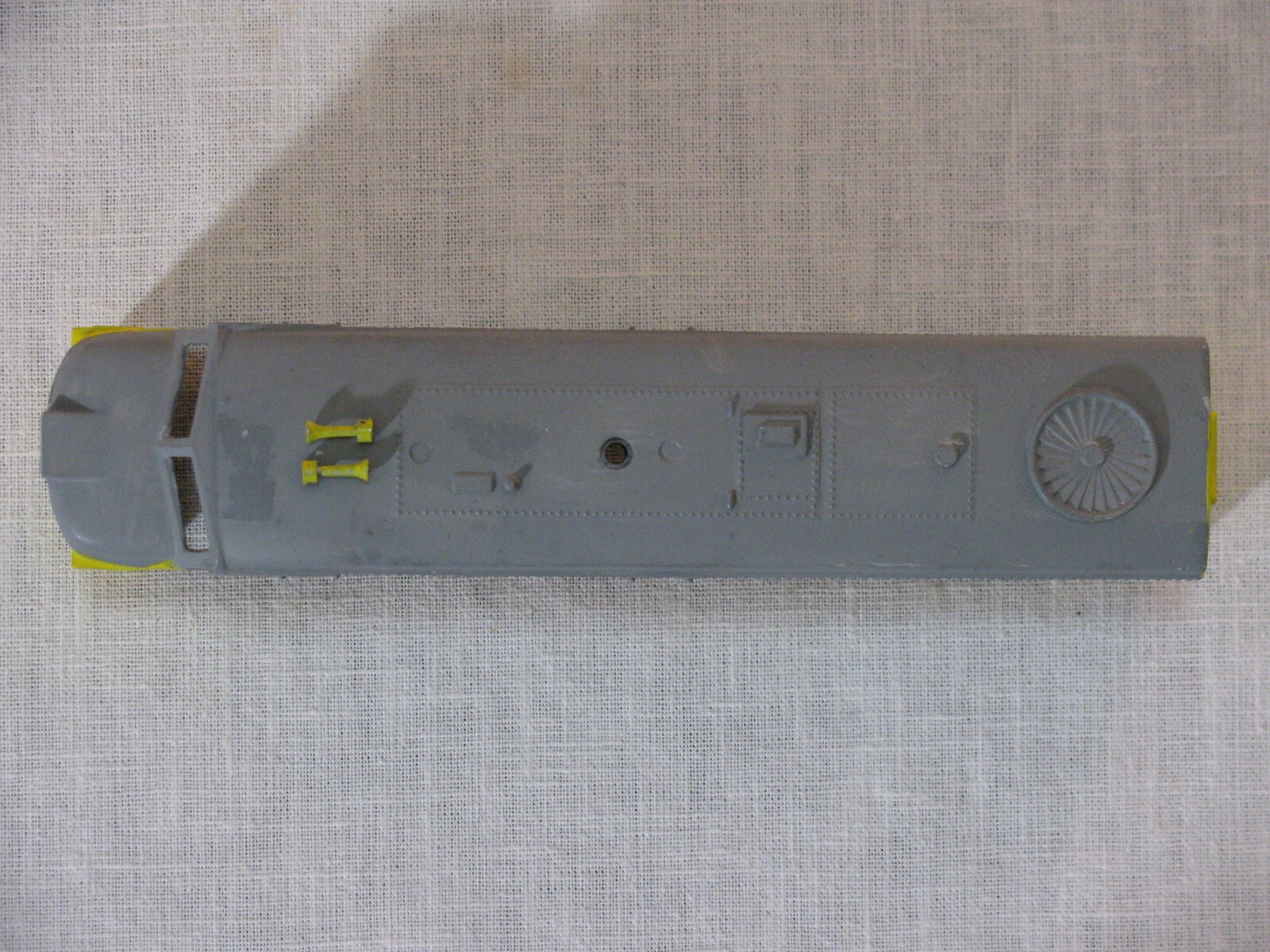Vtg HO Scale Diesel Locomotive Shell ONLY,Unlettered No #,Yellow/Gray,Unmarked r
