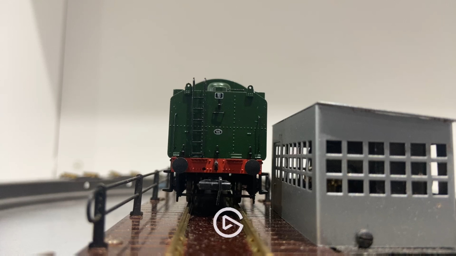 Bachmann Branchline 32-508 Standard Class 5MT 73049 BR Green Late Crest DCC