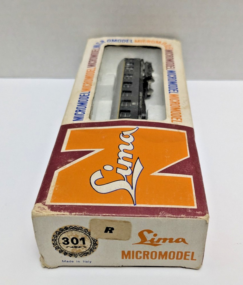 Lima N Scale 13 window Italian Passenger Car