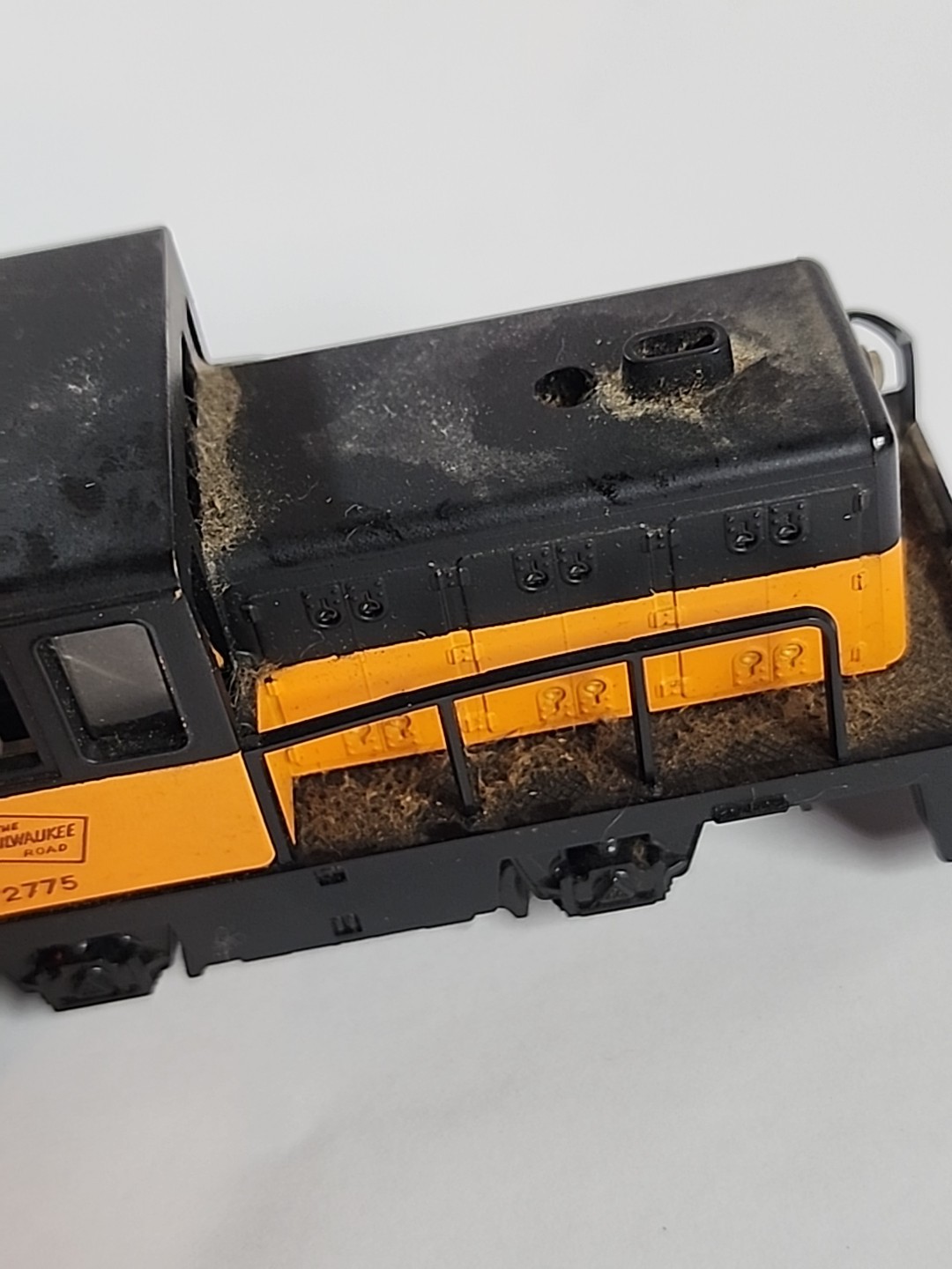 HO S THE MILWAUKEE ROAD No 2775 DOCKSIDE YARD SWITCHER Black & Orange