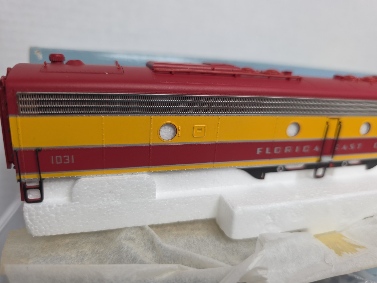 Proto 2000 HO 8710 Florida East Coast E8/E9 Diesel Loco FEC 1031 NOS Runs Smooth
