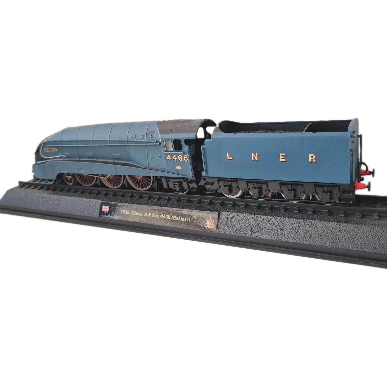 Vintage Mallard Model Train 1938 Class A4 No. 4468 On Stand.