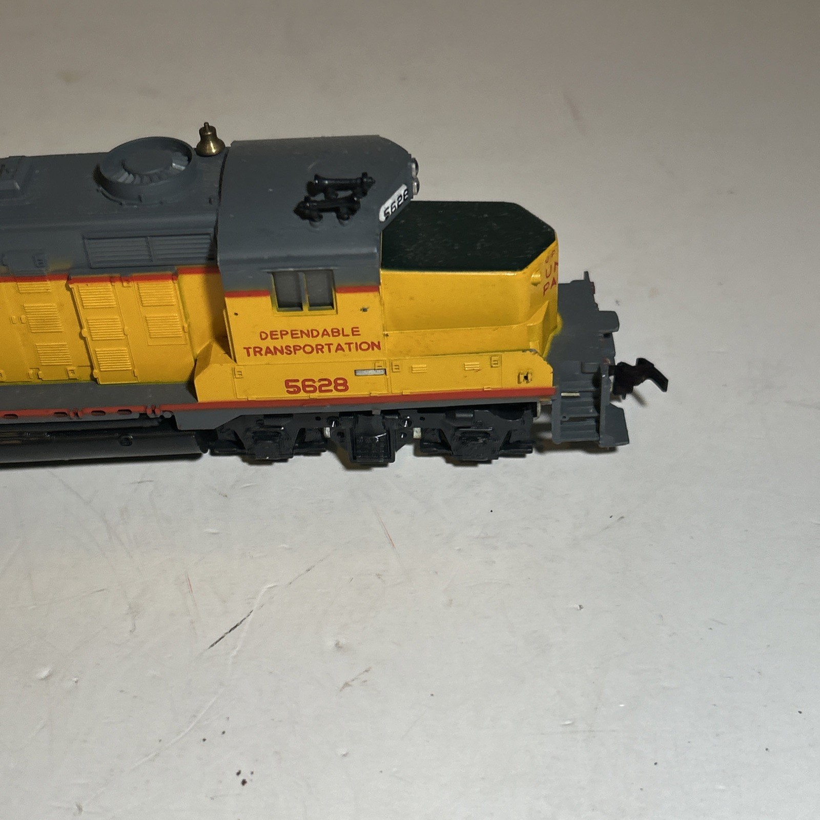 MANTUA/TYCO HO #5628 UNION PACIFIC EMD GP20 DIESEL LOCO. SEE DESCRIPTION/PHOTOS