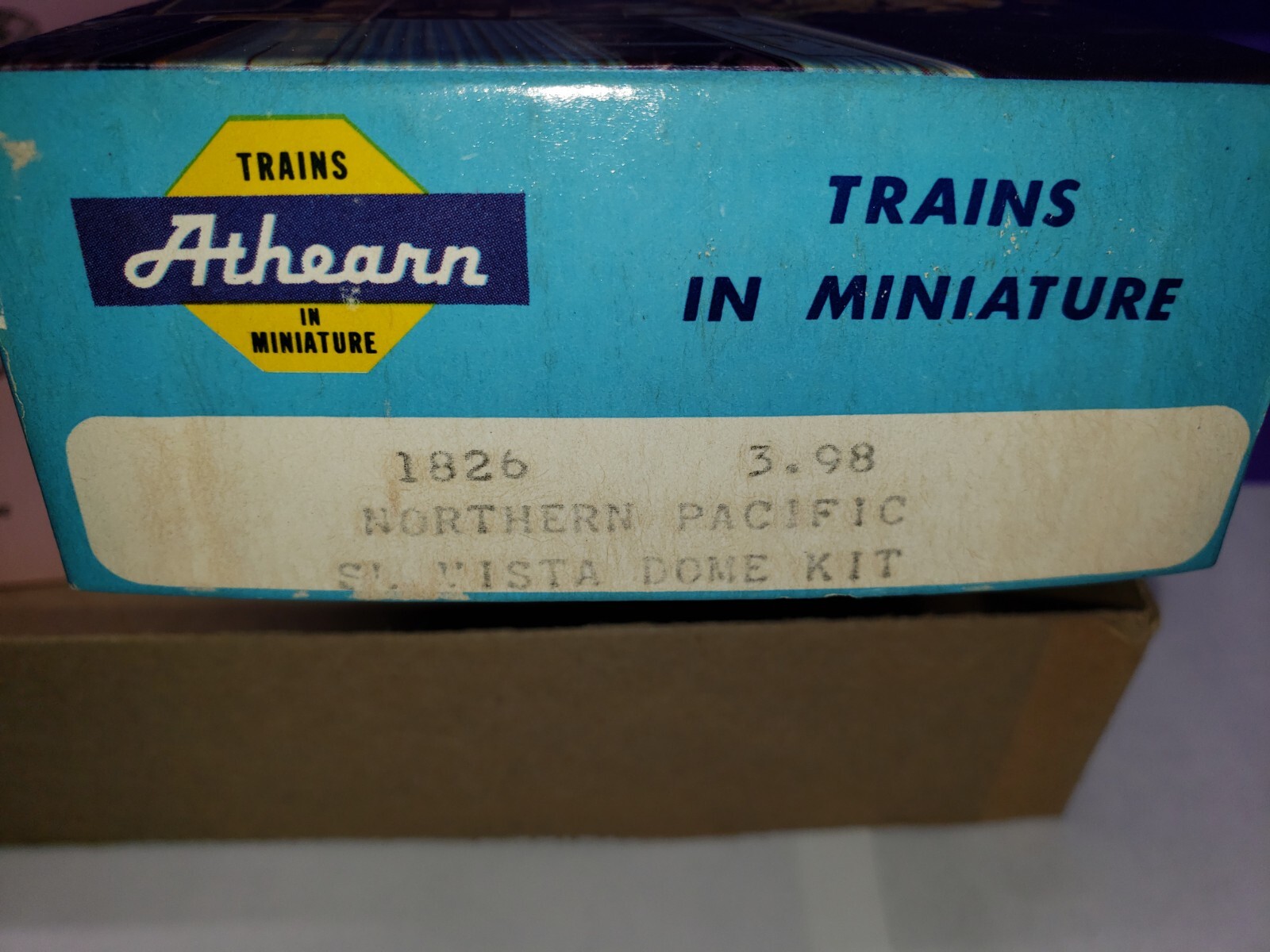 N P RAILWAY EXPRESS SL Vista Dome CAR 500 Athearn HO Northern Pacific With Box