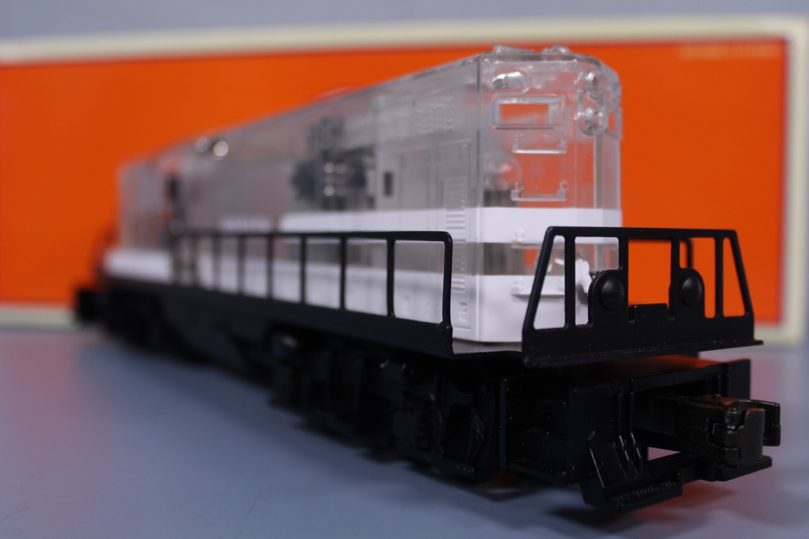 LIONEL 6-38348 Wabash Transparent Conventional GP7 Diesel #2337 (A-1)