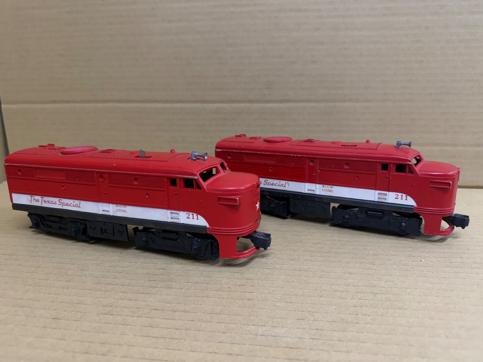 Lionel Postwar 211 Texas Special AA Red Alco Diesel Set Tested