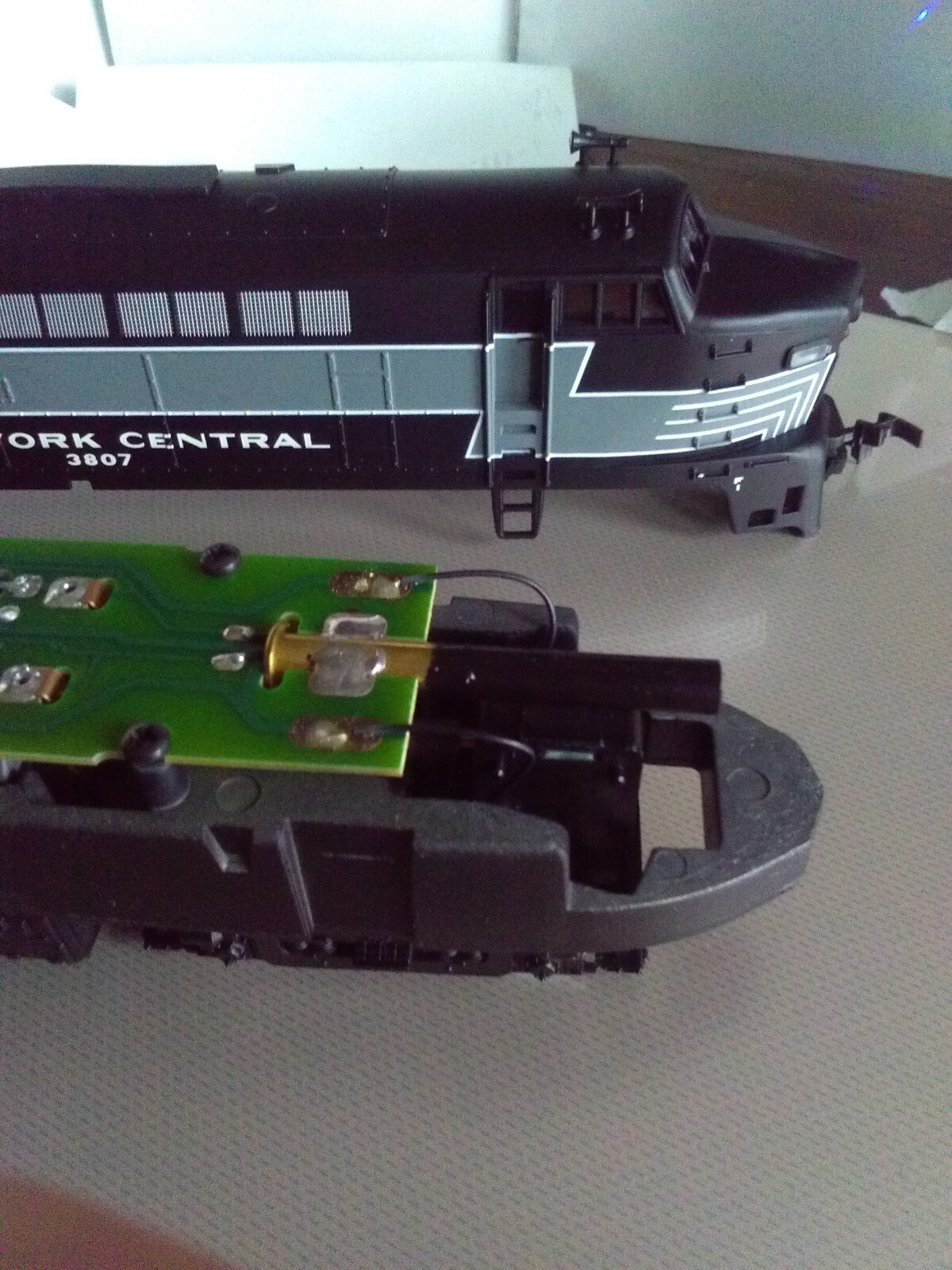 ER MODELS ROCO HO TRAIN POWERED LOCO NYC #3807 SHARK NOSE DIESEL NEW DCC READY !