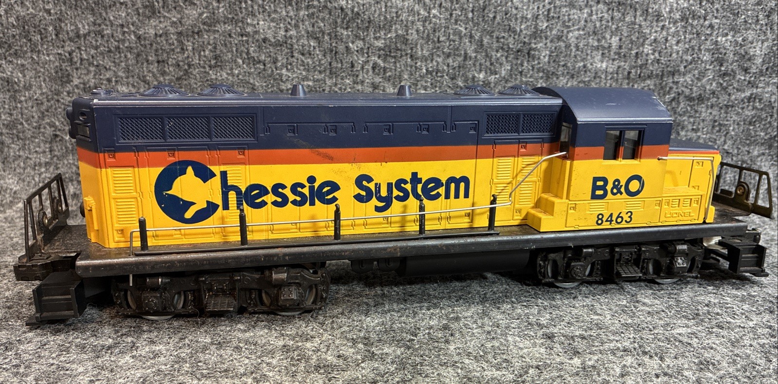 Lionel 8463 Chessie System B&O Locomotive Blue Yellow GP20