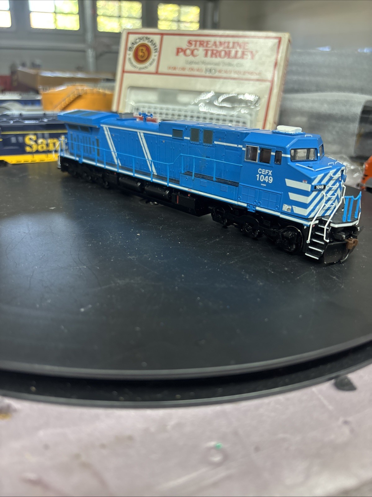Ho Scale Athearn CEFX #1049 Dash 9 – Runs In Wrong Box