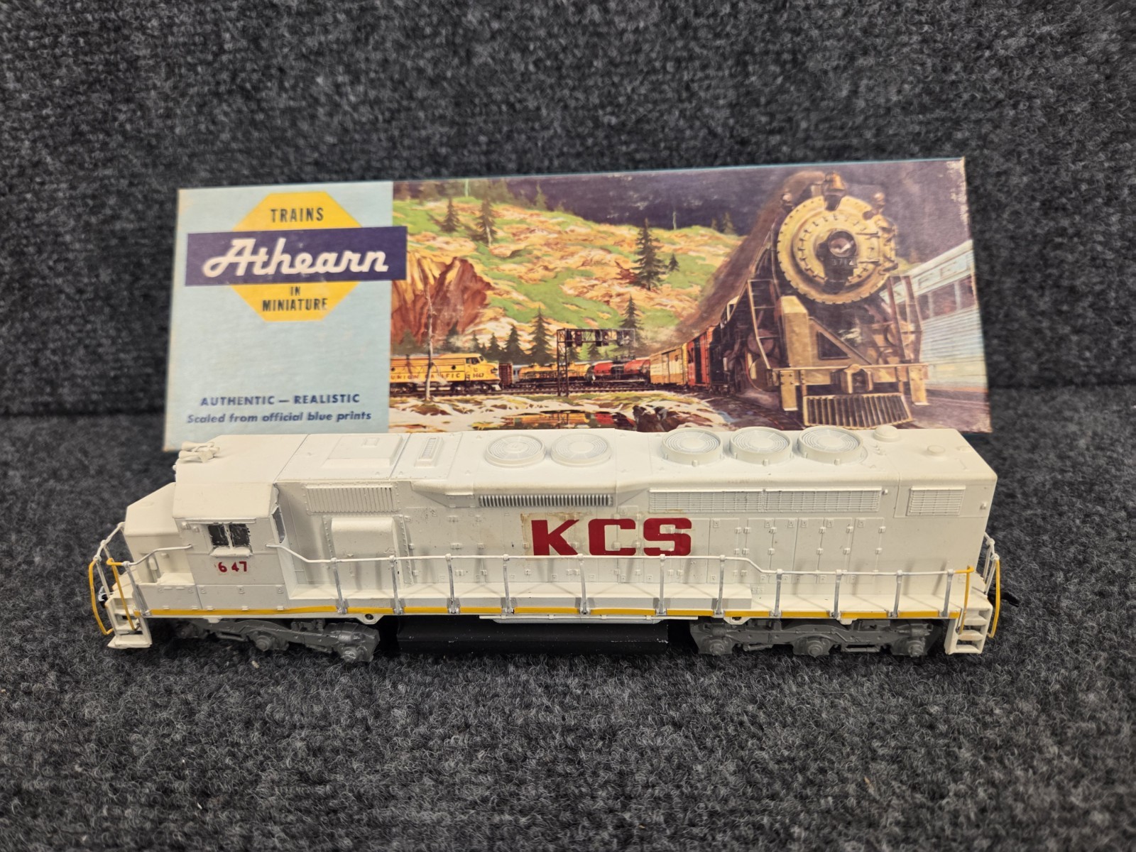 Athearn HO Blue Box Kansas City Southern SD40-2 Engine #647-Unpowered Dummy