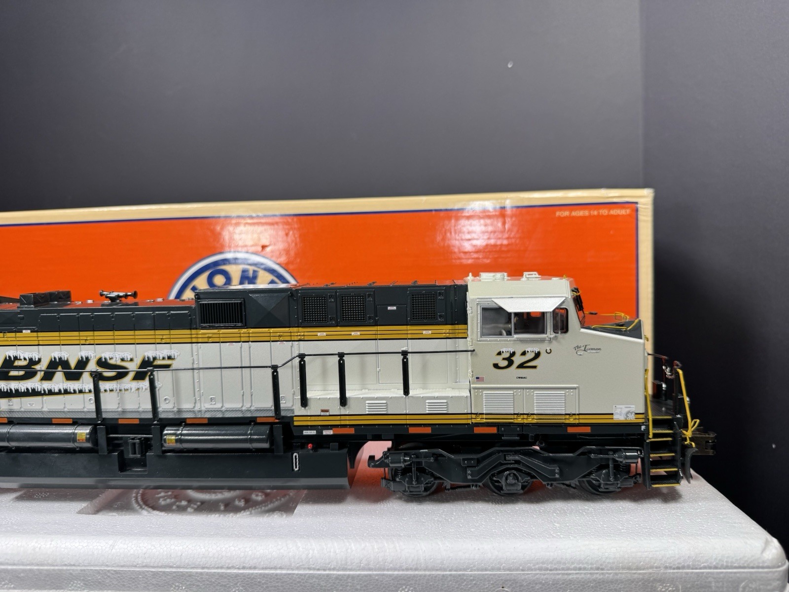 Lionel LEGACY 6-31783 BNSF Ice Cold Express AC6000 diesel engine #32 EX