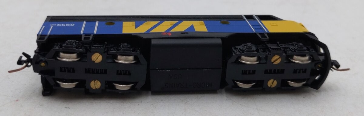 Micro-Trains 98001450 Z VIA Rail EMD F7 A Unit Powered Diesel Locomotive #6569