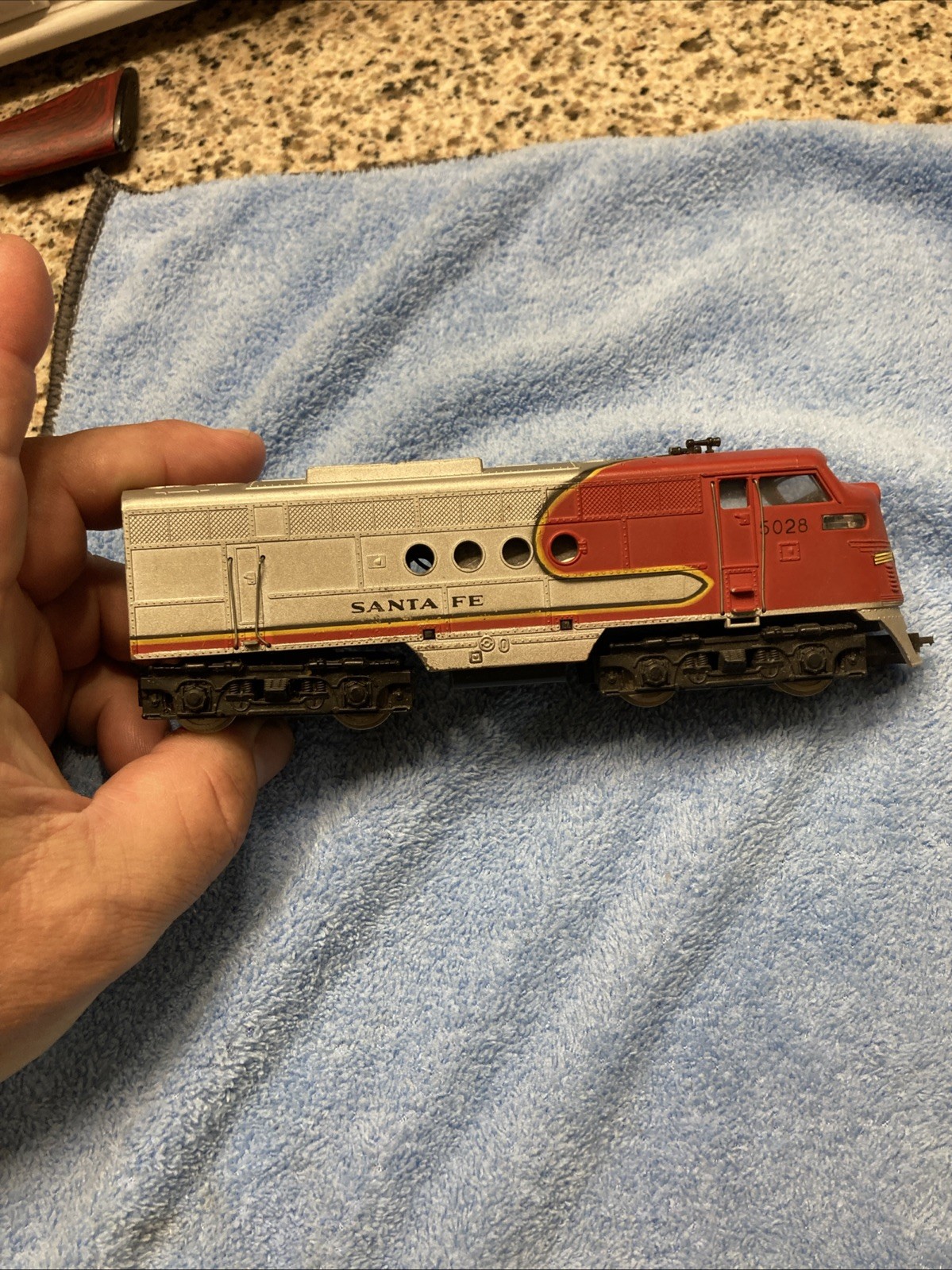 Bachman Santa Fe Deisel Locomotive HO Scale Works Needs Coupler Repair