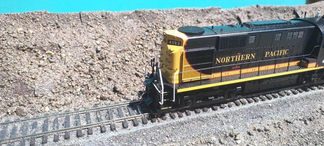 Rapido Trains HO scale Alco RS-11 BN (northern pacific patch) #4193