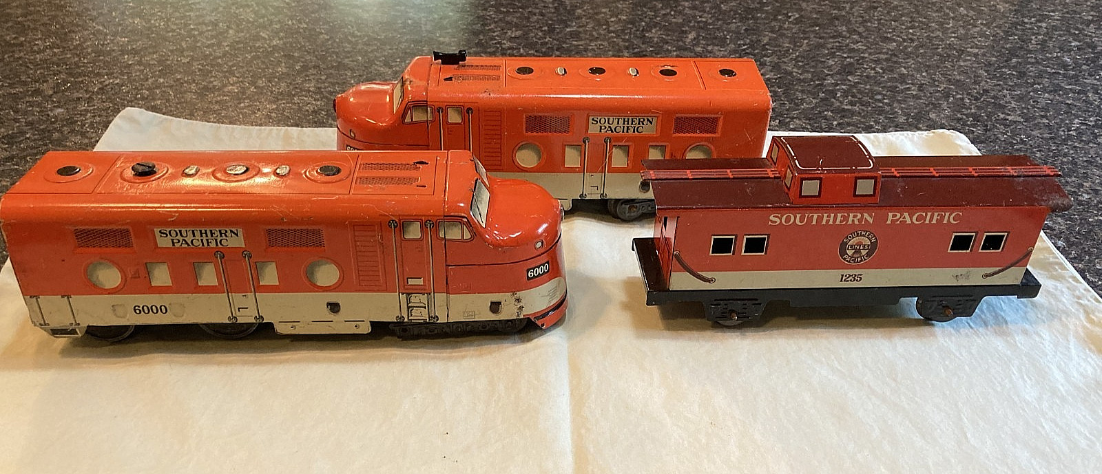 Marx O Gauge Southern Pacific 6000 A & B Units & Caboose #1235