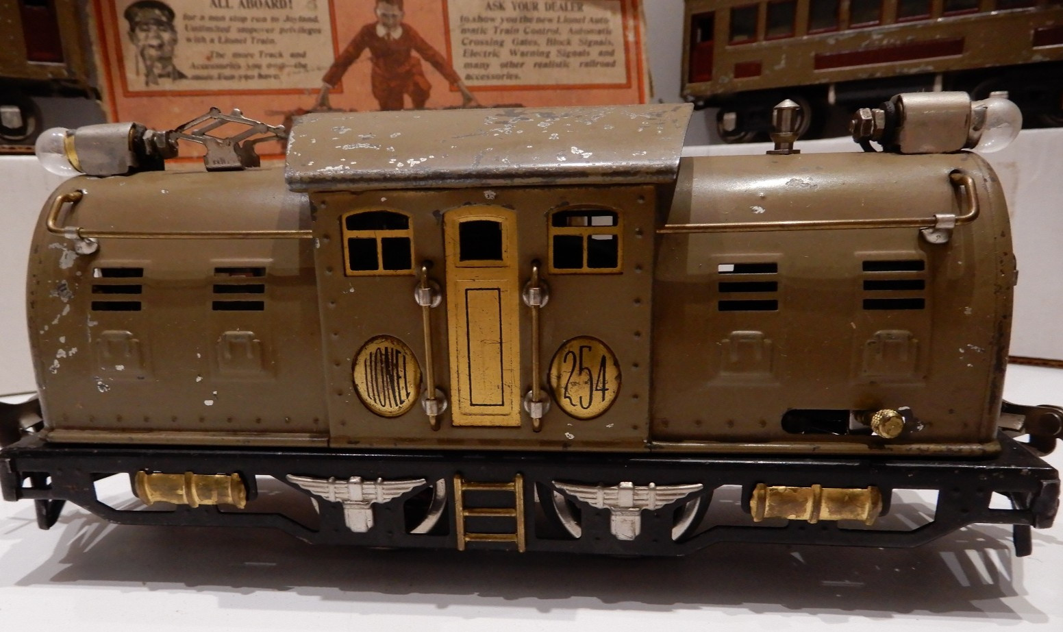 LIONEL Prewar 254 Mojave Engine w/2 610 pullmans & 612 Observation RUNS GREAT