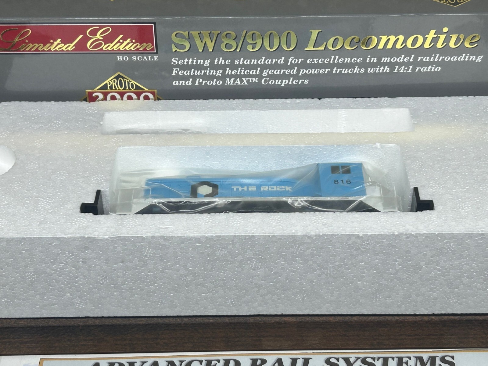 ROCK ISLAND SW8/900 SWITCHERE LOCO DCC & QUANTUM SOUND- HO Scale -” BLUE “-NEW