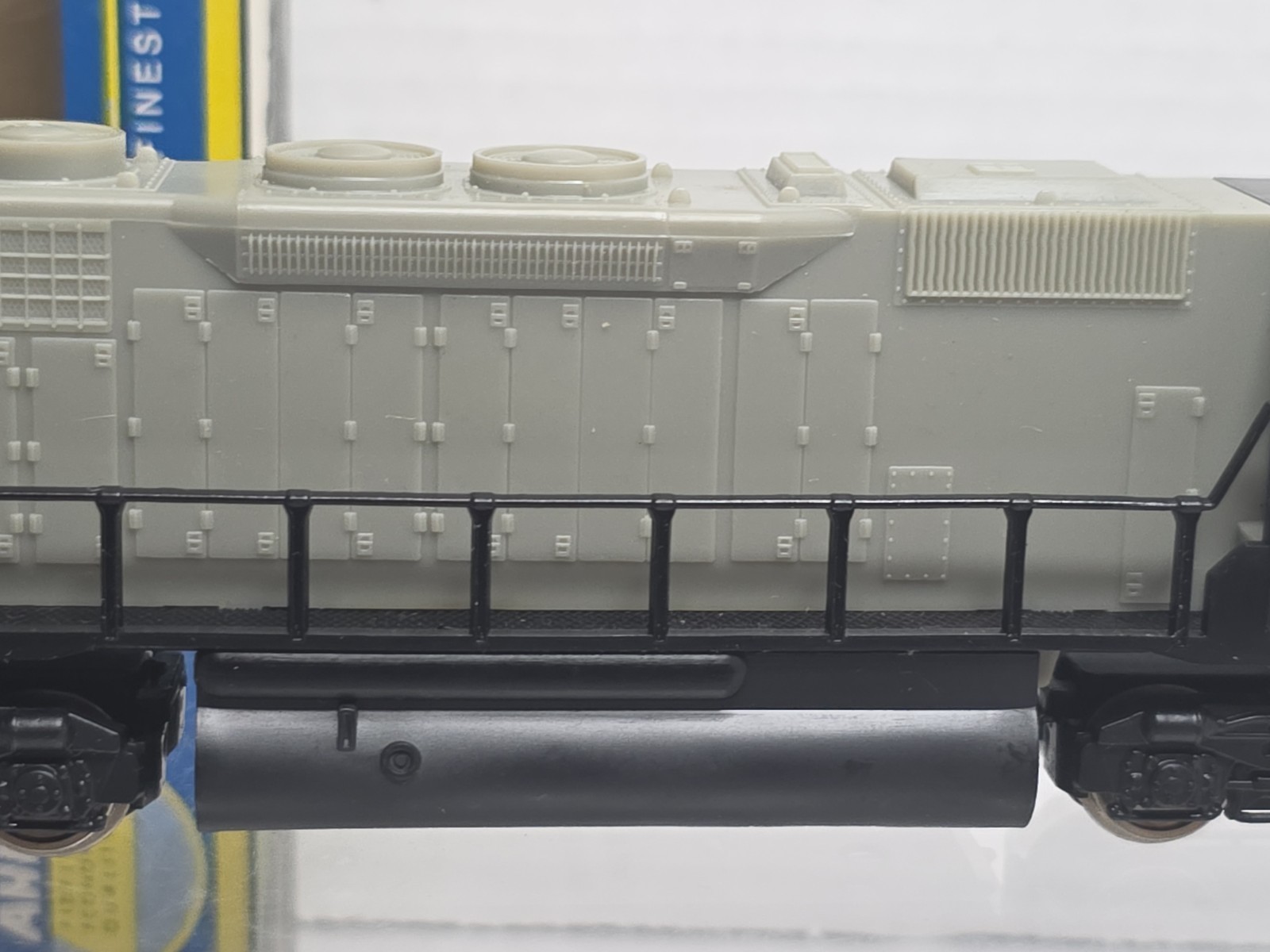 AHM HO Scale 5030-07 Undecorated EMD SD-40 W/ Flywheel Runs Read Desc. LNIB