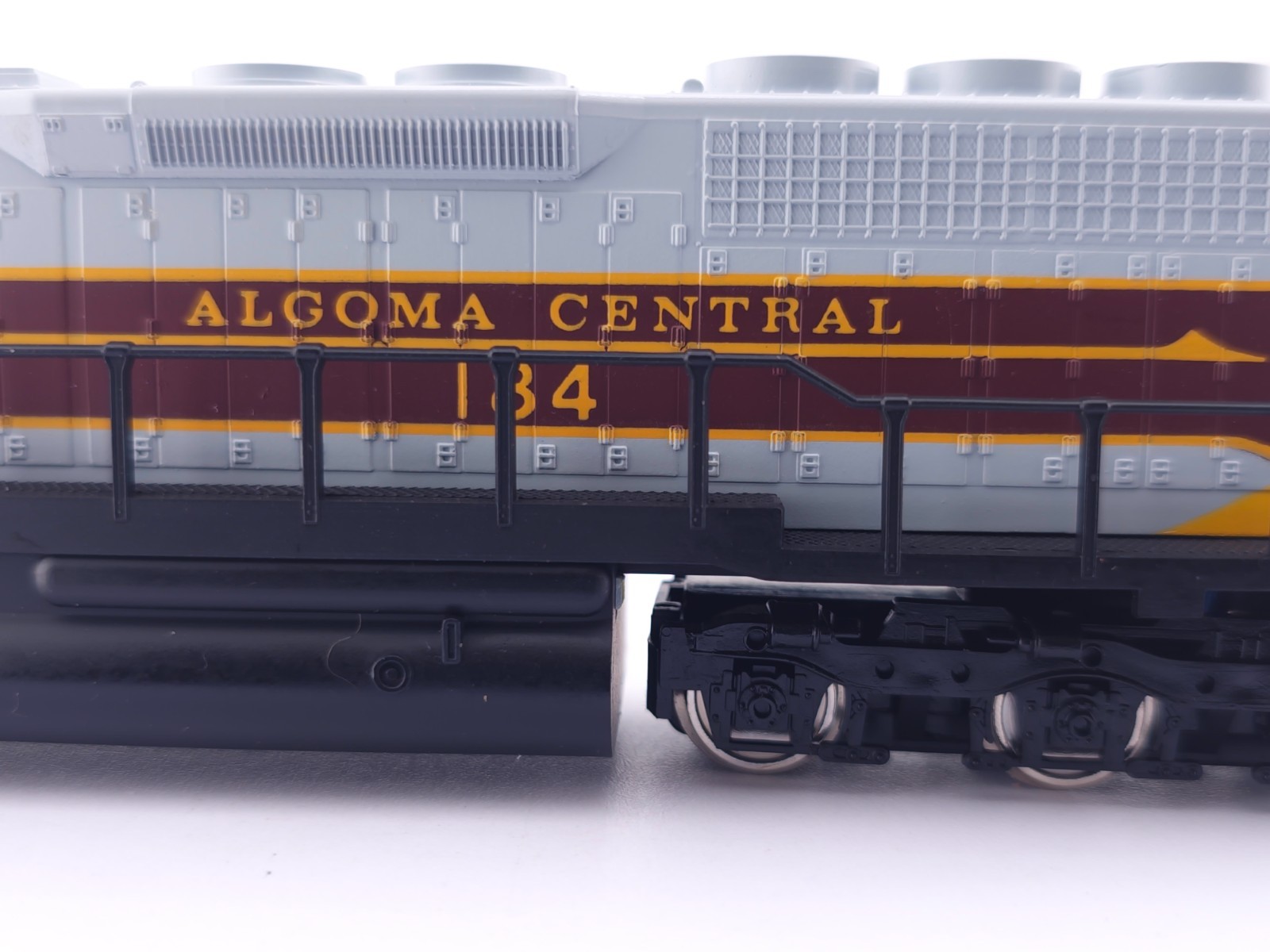 Mehano HO Scale M368 Algoma Central Railway SD-40 Diesel Locomotive ACR 184