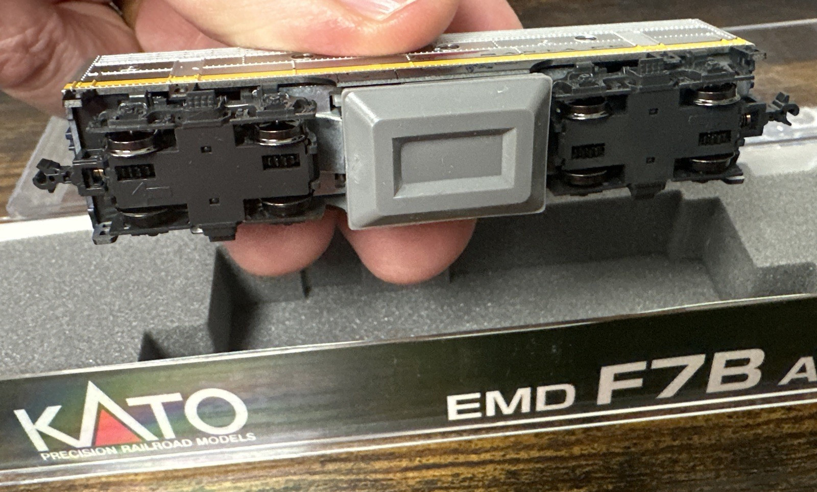 KATO N Scale #176-2215-DCC EMD F7B ATSF Yellowbonnet w/Digitrax DCC NIB!