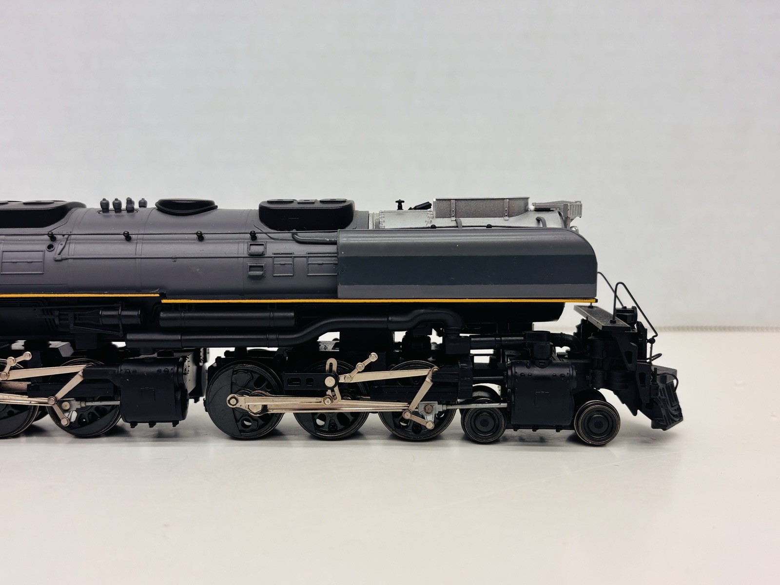 Rivarossi HO Union Pacific 4-6-6-4 Challenger Steam Locomotive 1592 Runs