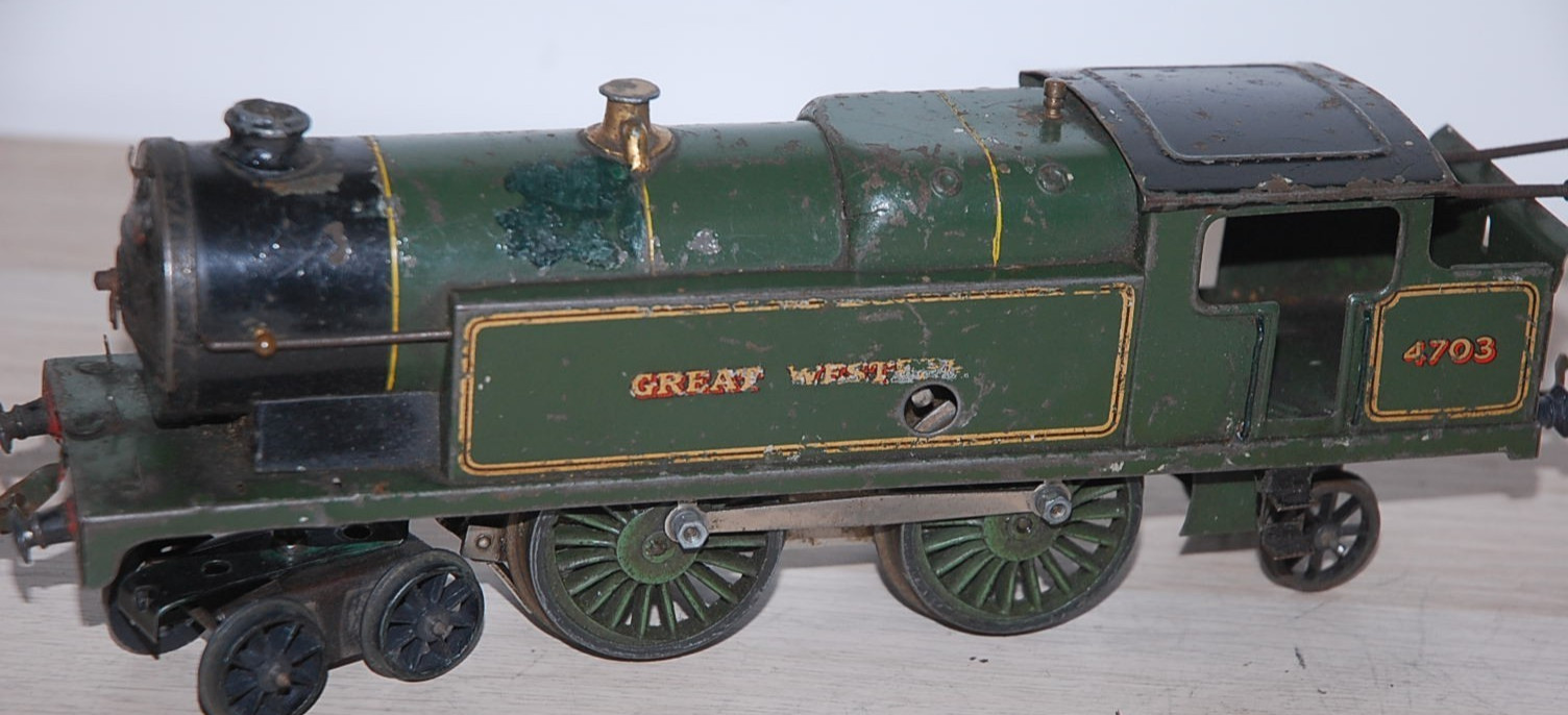 HORNBY O GAUGE CLOCKWORK No 2 SPECIAL TANK LOCOMOTIVE IN GREEN GWR LIVERY
