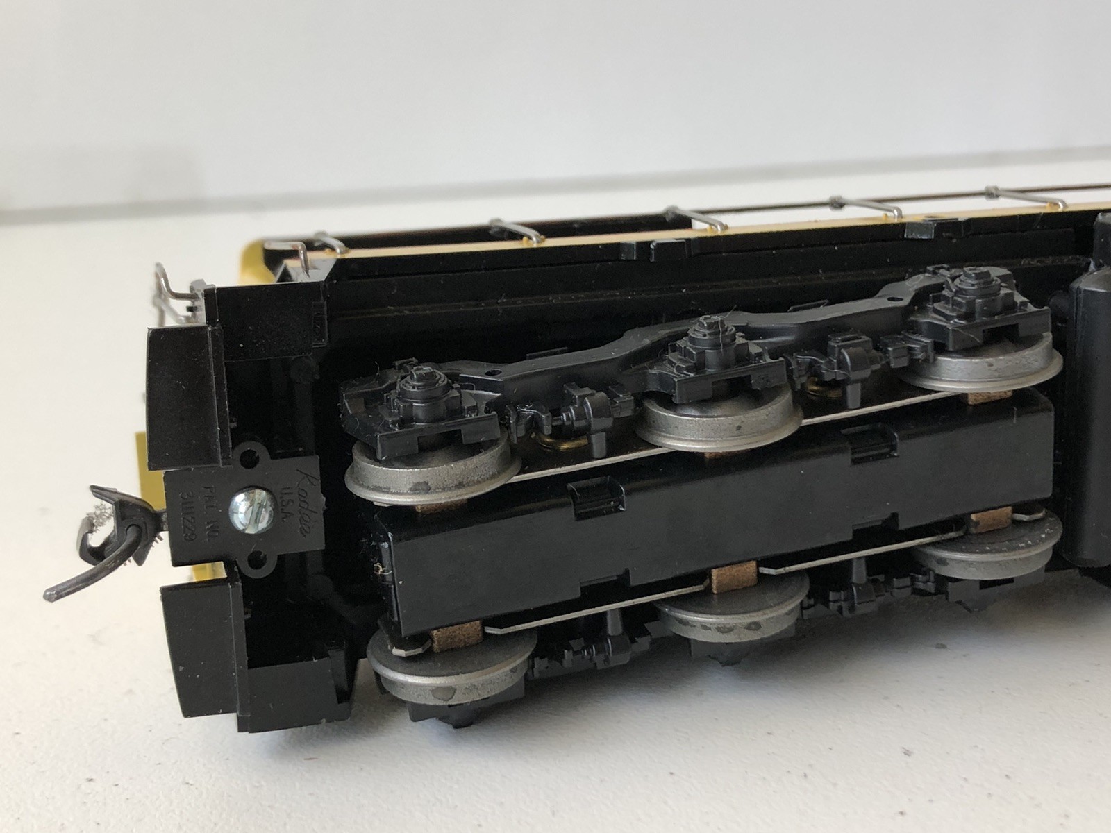 Athearn #3503 HO Northern Pacific U33C Powered Diesel Locomotive 3300