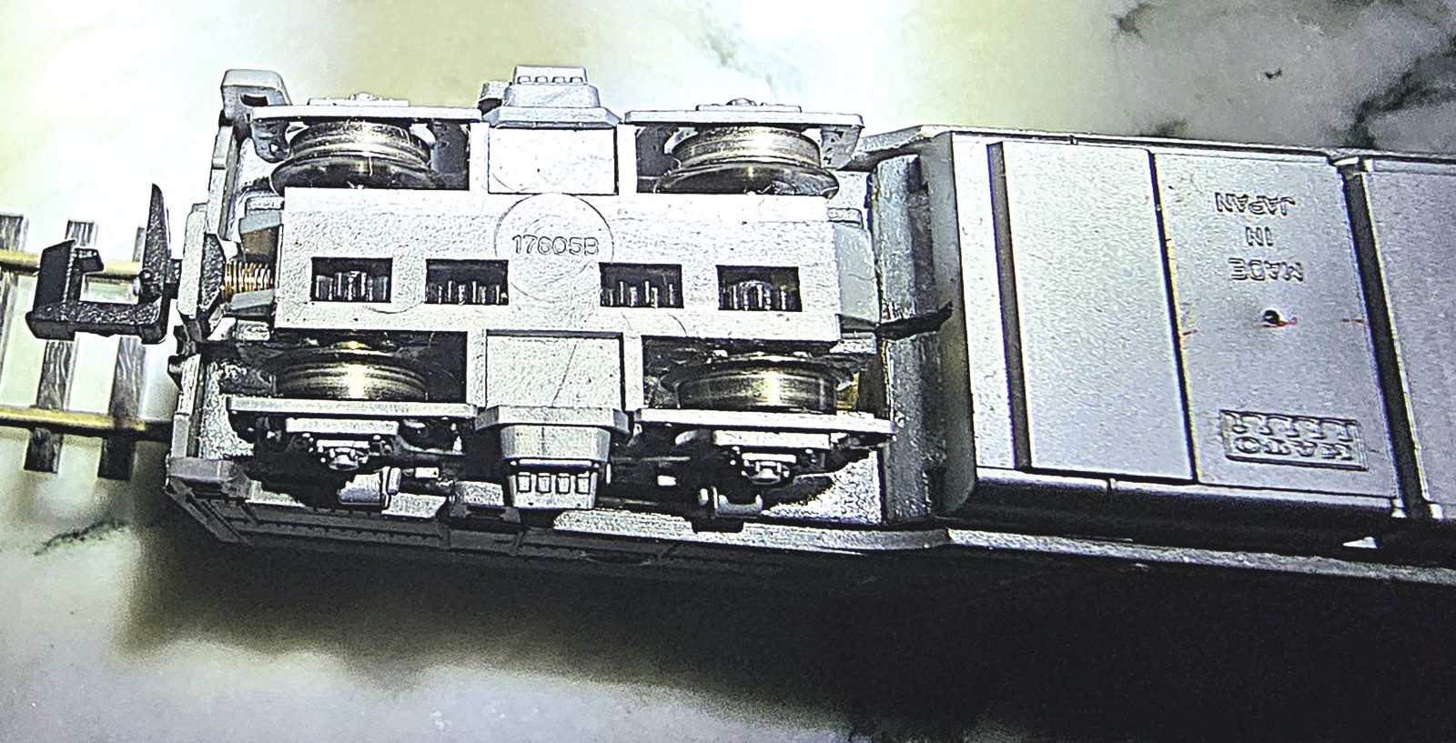 N Scale 1:160 Kato 176-211 ATSF F7A Pow. F7A Santa Fe Warbonnet Dual Headlight