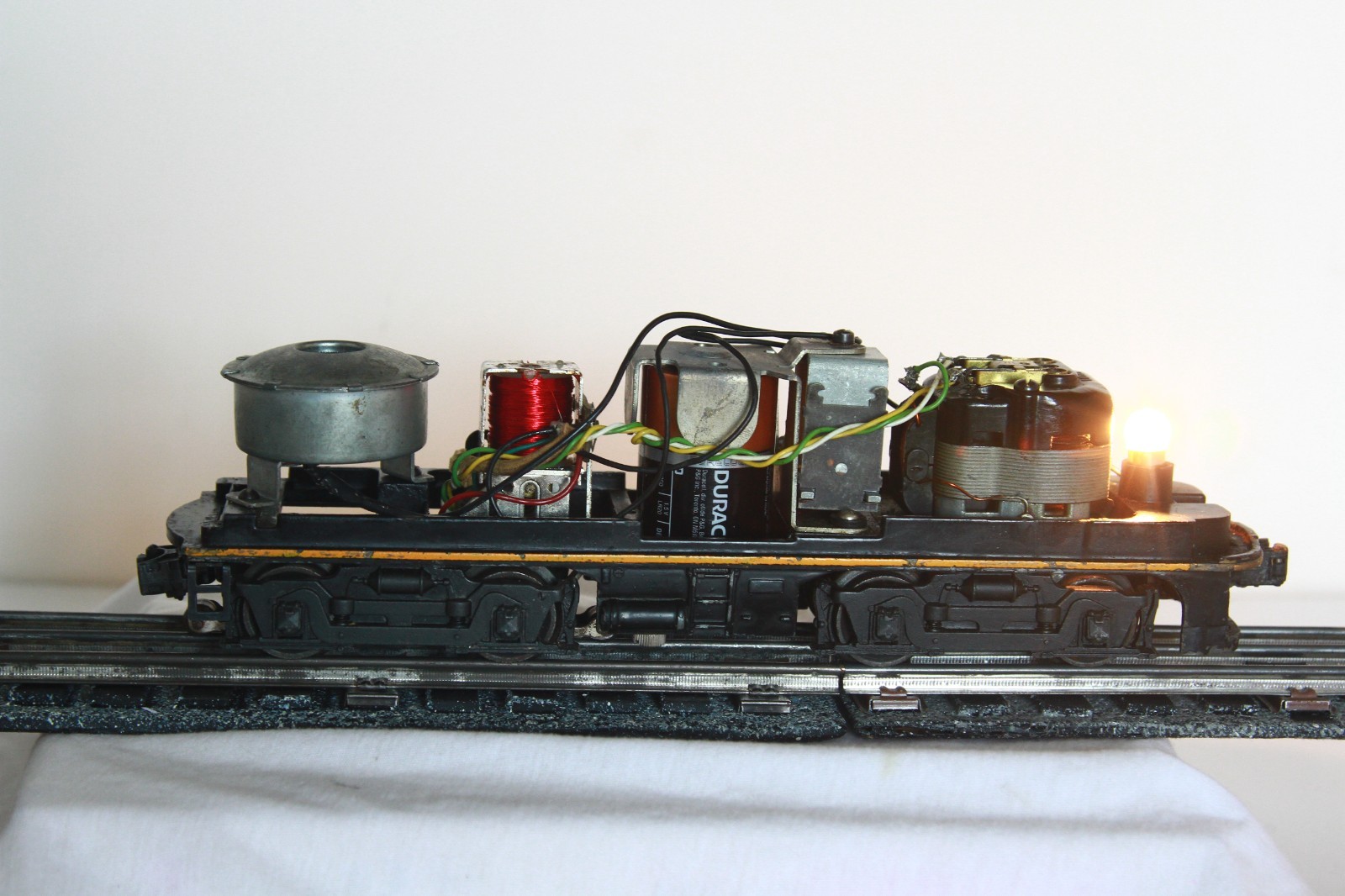 Lionel 2032 Erie Diesel Alco Locomotive Set w/Non-Original “B” Unit