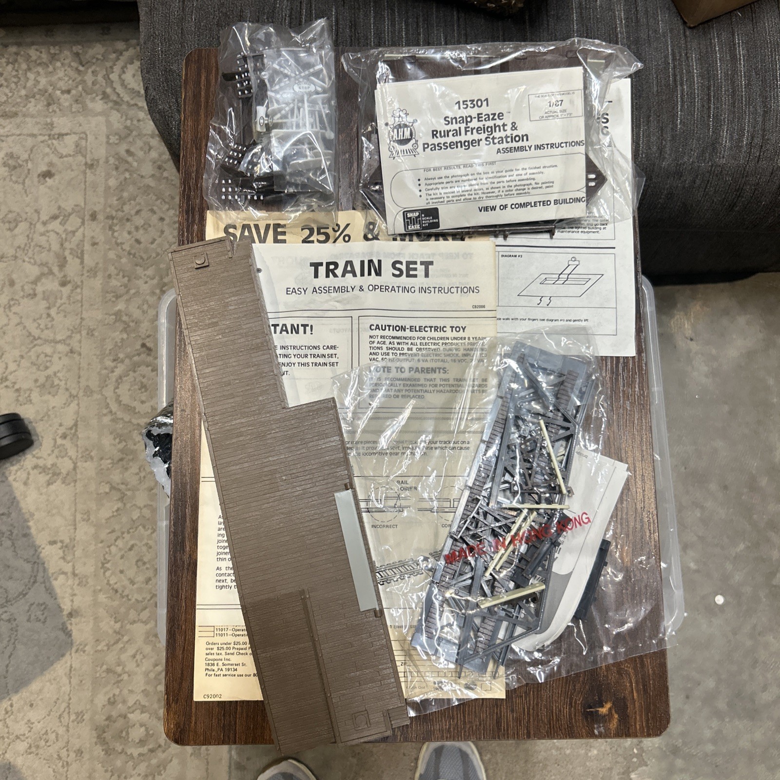 VINTAGE A.H.M. Santa Fe O Train Set, Power Pack And Tracks Included