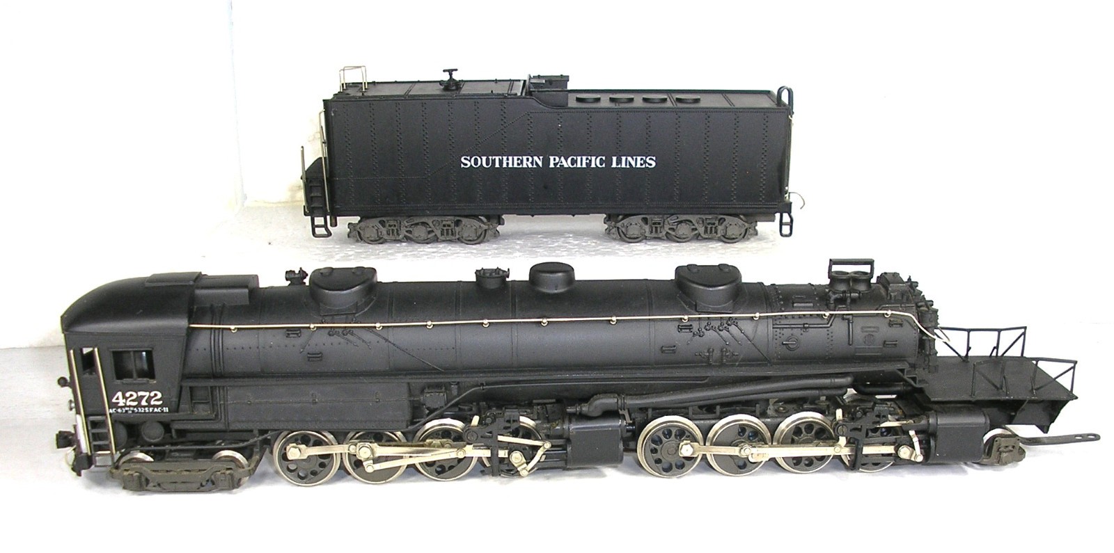 Vintage Rivarossi HO 4-8-8-2 AC-12 Cab Forward SP 4272, Runs, EX