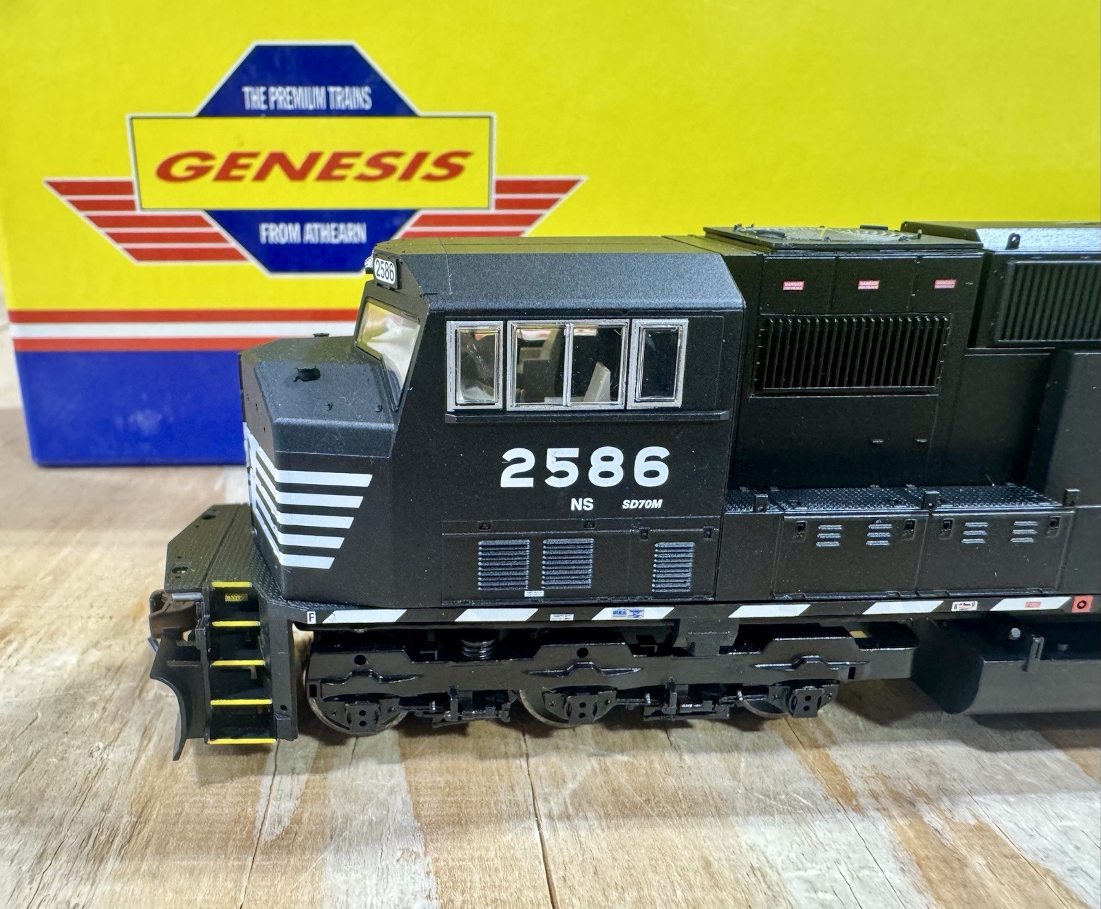 Athearn Genesis G6157 HO SD70M Norfolk Southern Rd #2586 New!