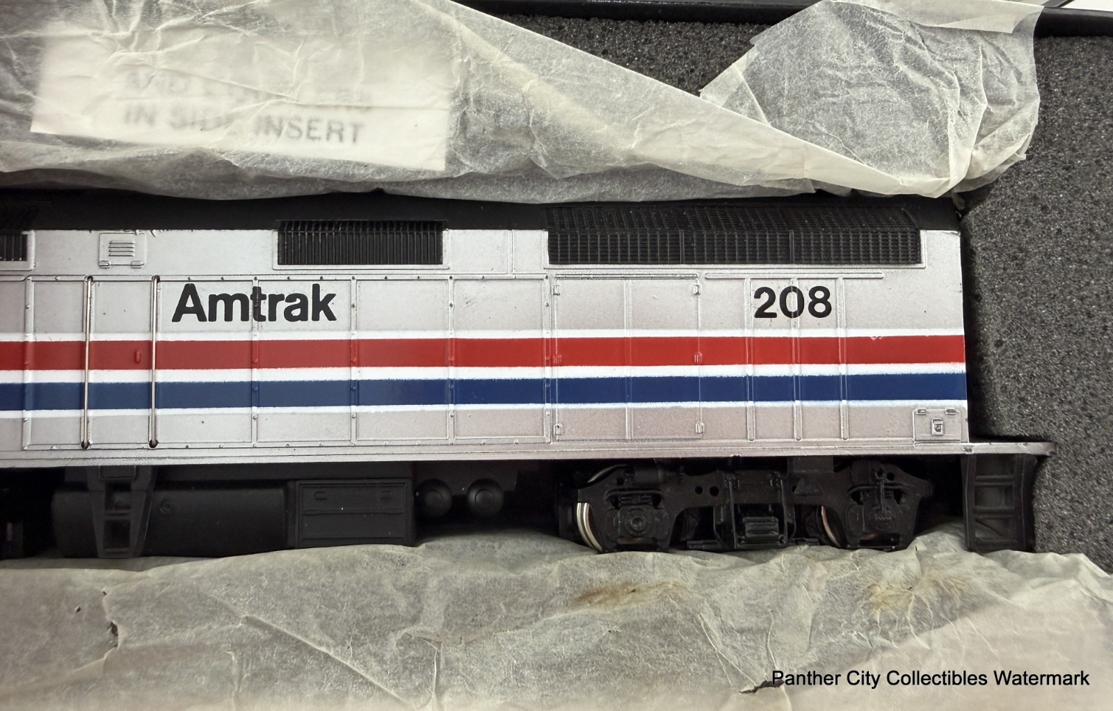 HO Bachmann Spectrum #87015 Amtrak #208 EMD F40PH Diesel Locomotive Phase II