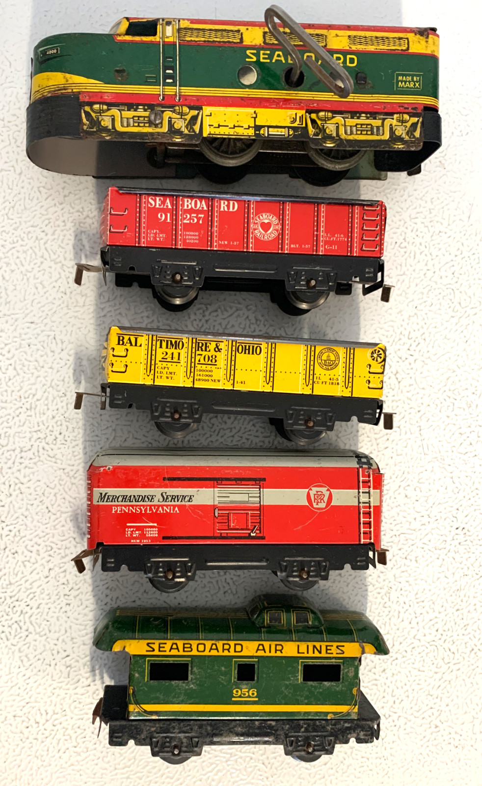 Marx 4000 SeaBoard O Gauge Wind Up Locomotive ,3 freight cars & Caboose