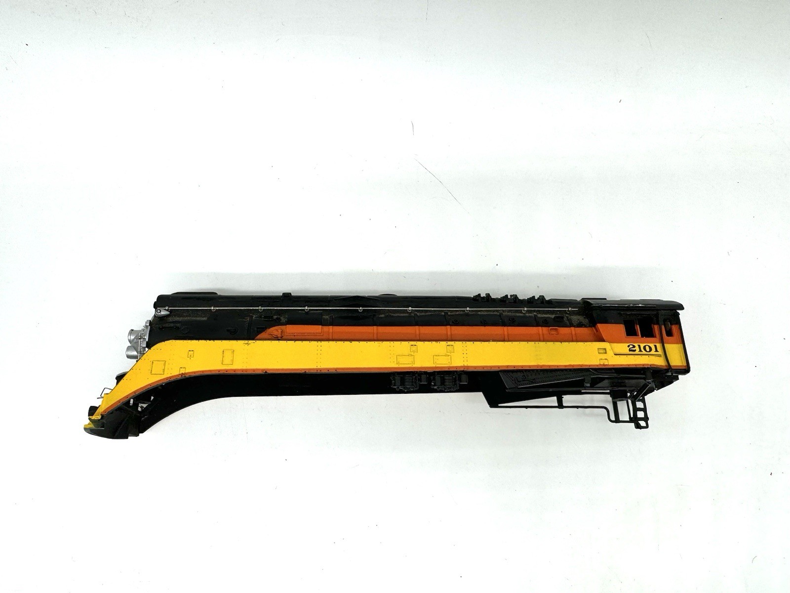 Bachmann Chesapeake and Ohio Daylight Locomotive Shell HO Scale