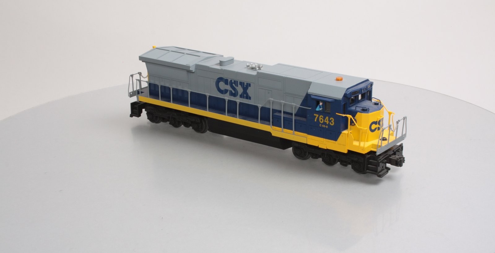 Lionel 6-18215 O Gauge CSX Dash 8 Diesel Engine #7643 EX/Box