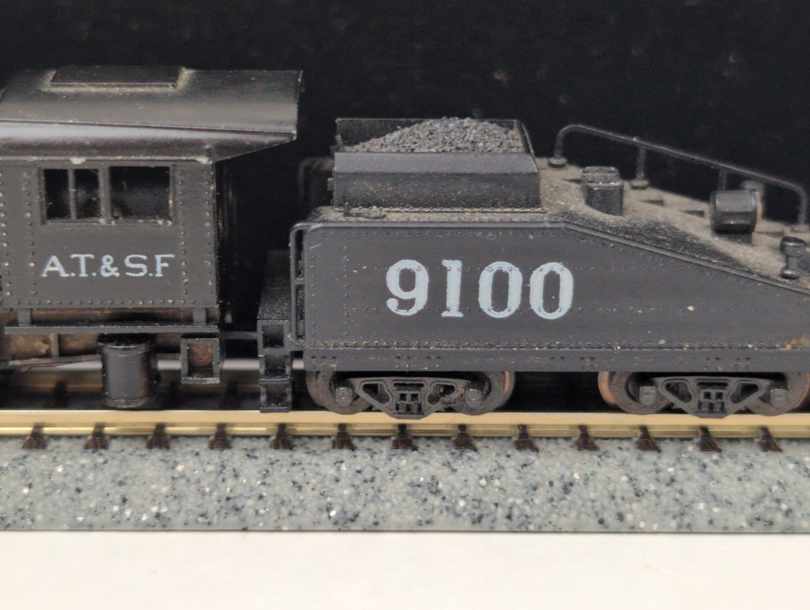 MINITRIX (?)- 0-6-0 Steam Locomotive W/ Tender “AT&SF”- N Scale