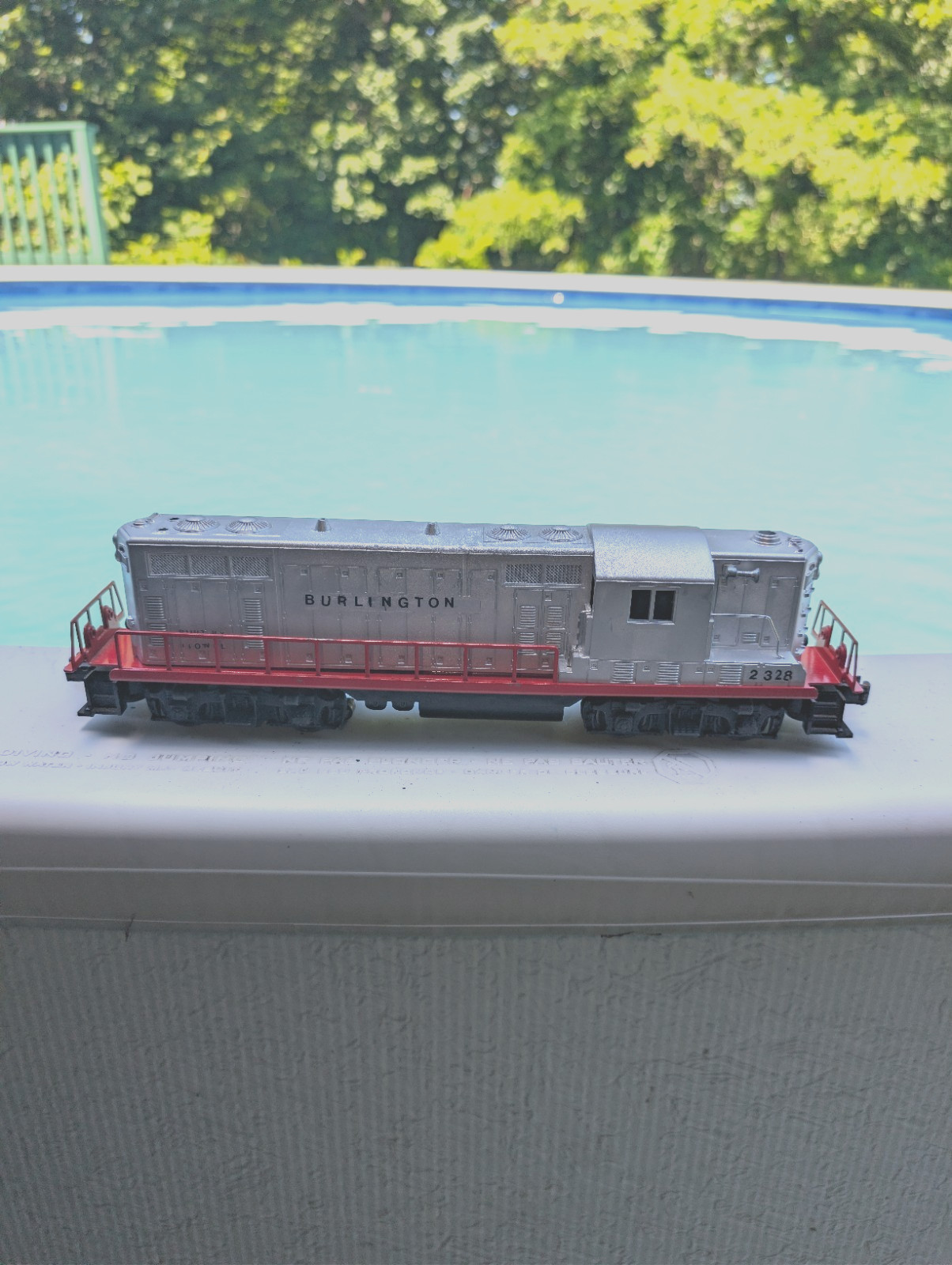 VINTAGE LIONEL 2328 BURLINGTON GP-7 DIESEL LOCOMOTIVE, 1955/1956/Used Little
