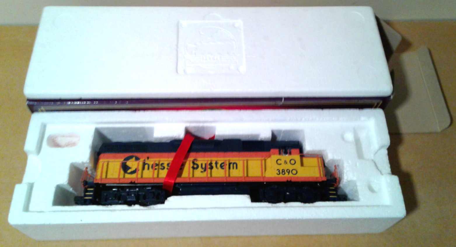 O 3-RAIL MTH EMD GP38-2 CHESSIE SYSTEM C&O #3890 20-2186-1 PROTOSOUND