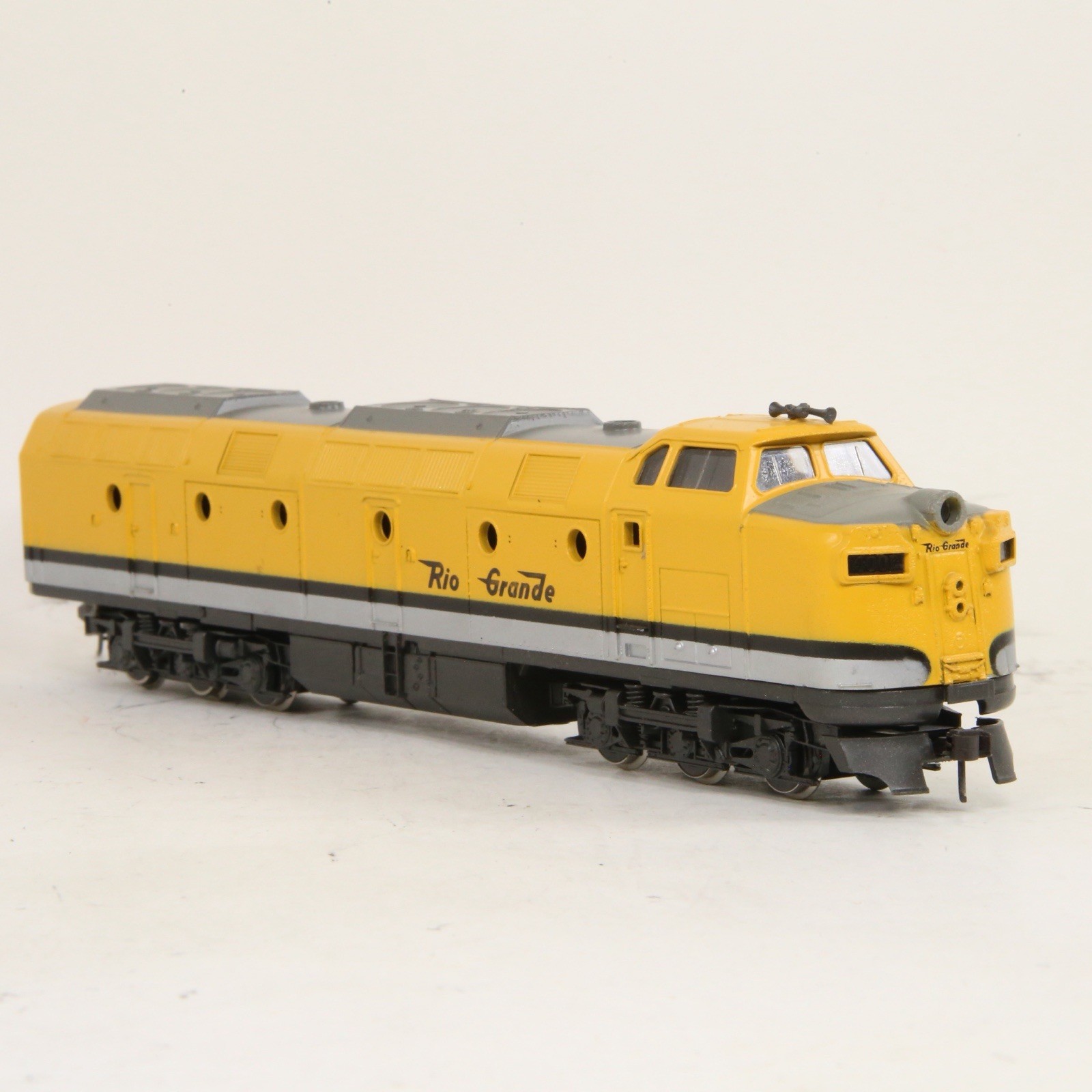 Rivarossi HO Denver & Rio Grande Western D&RGW #4001 Krauss Maffei ML4000 DC