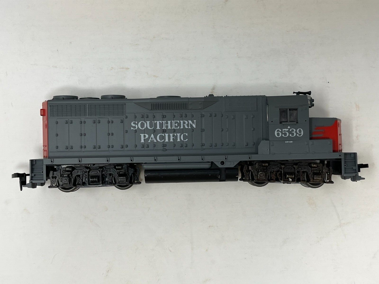 Cox Ho Scale Southern Pacific GP 35 Diesel Locomotive PWR Powered #6539