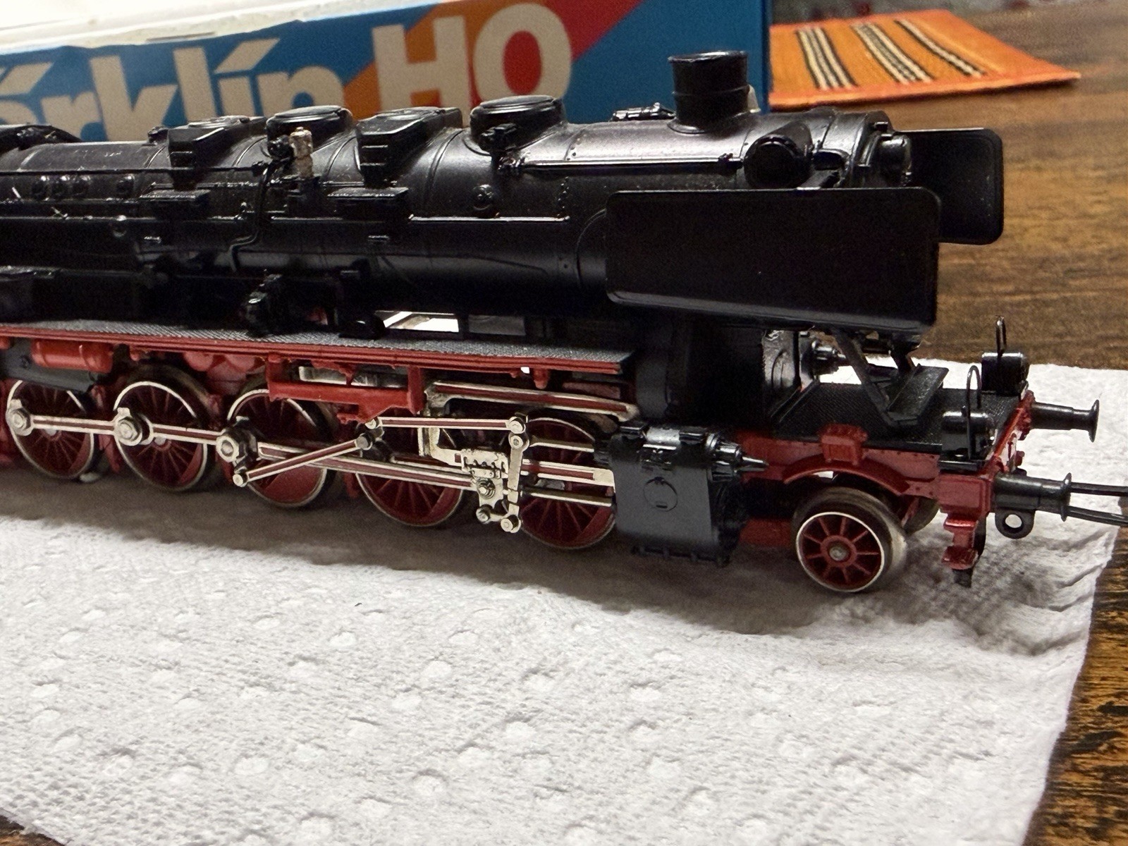 Märklin HO 3084 Deutsche Bahn Steam Locomotive 050082-7 2-10-0 Black/Red