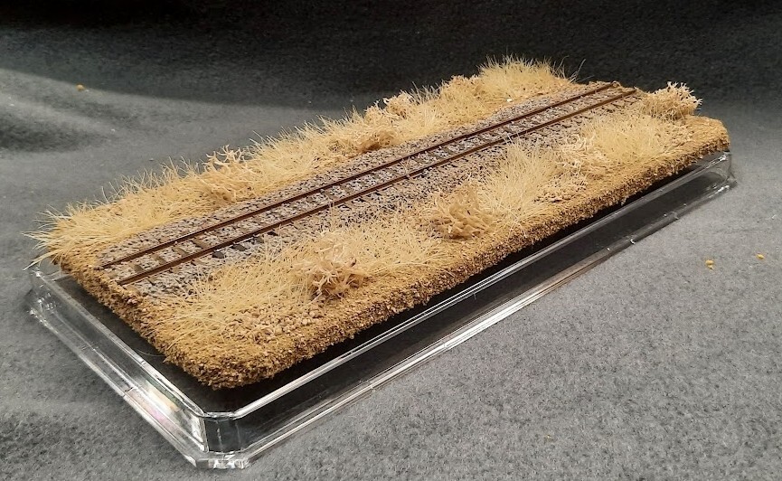 HOn3 SCALE 9″ SINGLE TRACK DISPLAY CASE – DESERT SCENE- FOR ANY HOn3 TRAINS