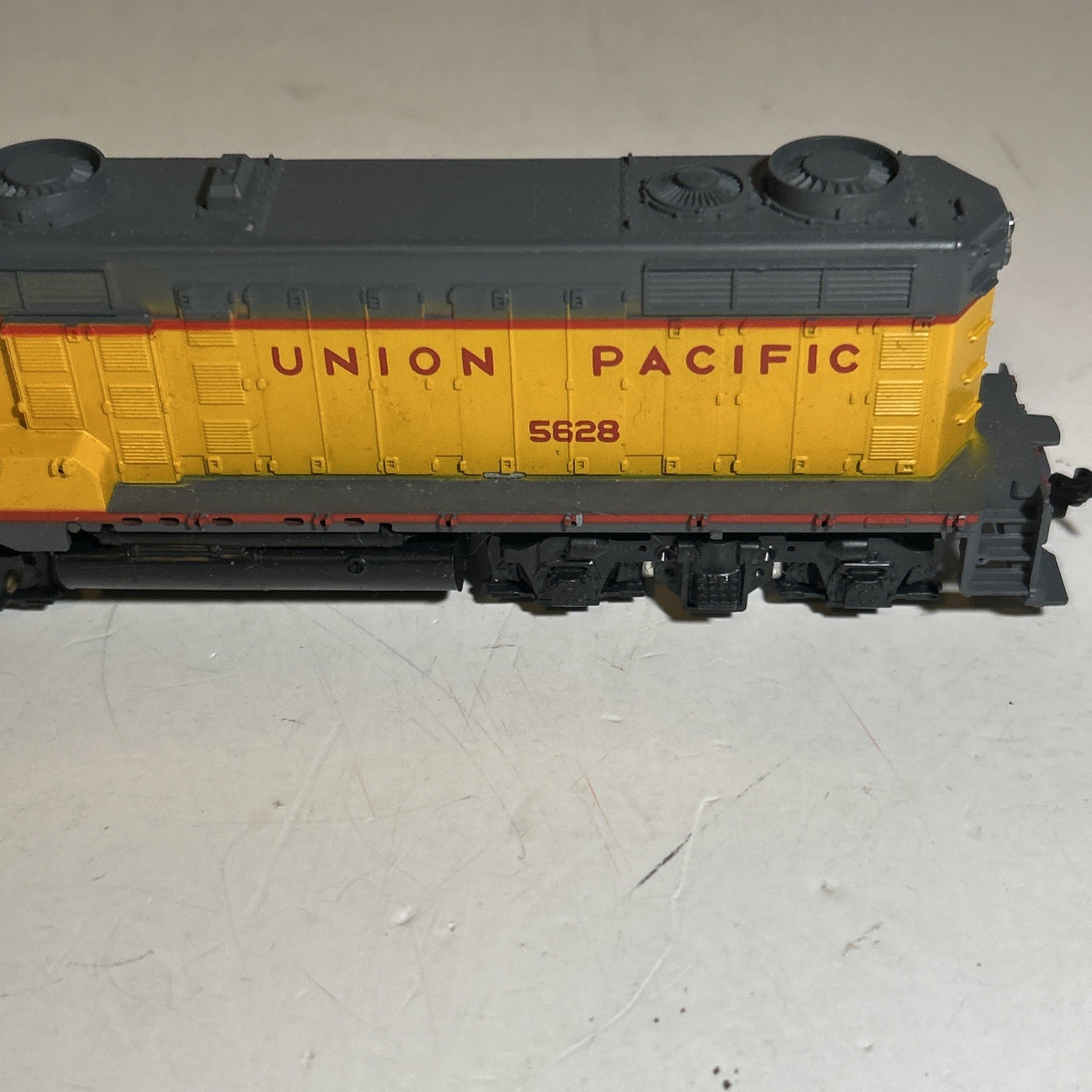 MANTUA/TYCO HO #5628 UNION PACIFIC EMD GP20 DIESEL LOCO. SEE DESCRIPTION/PHOTOS