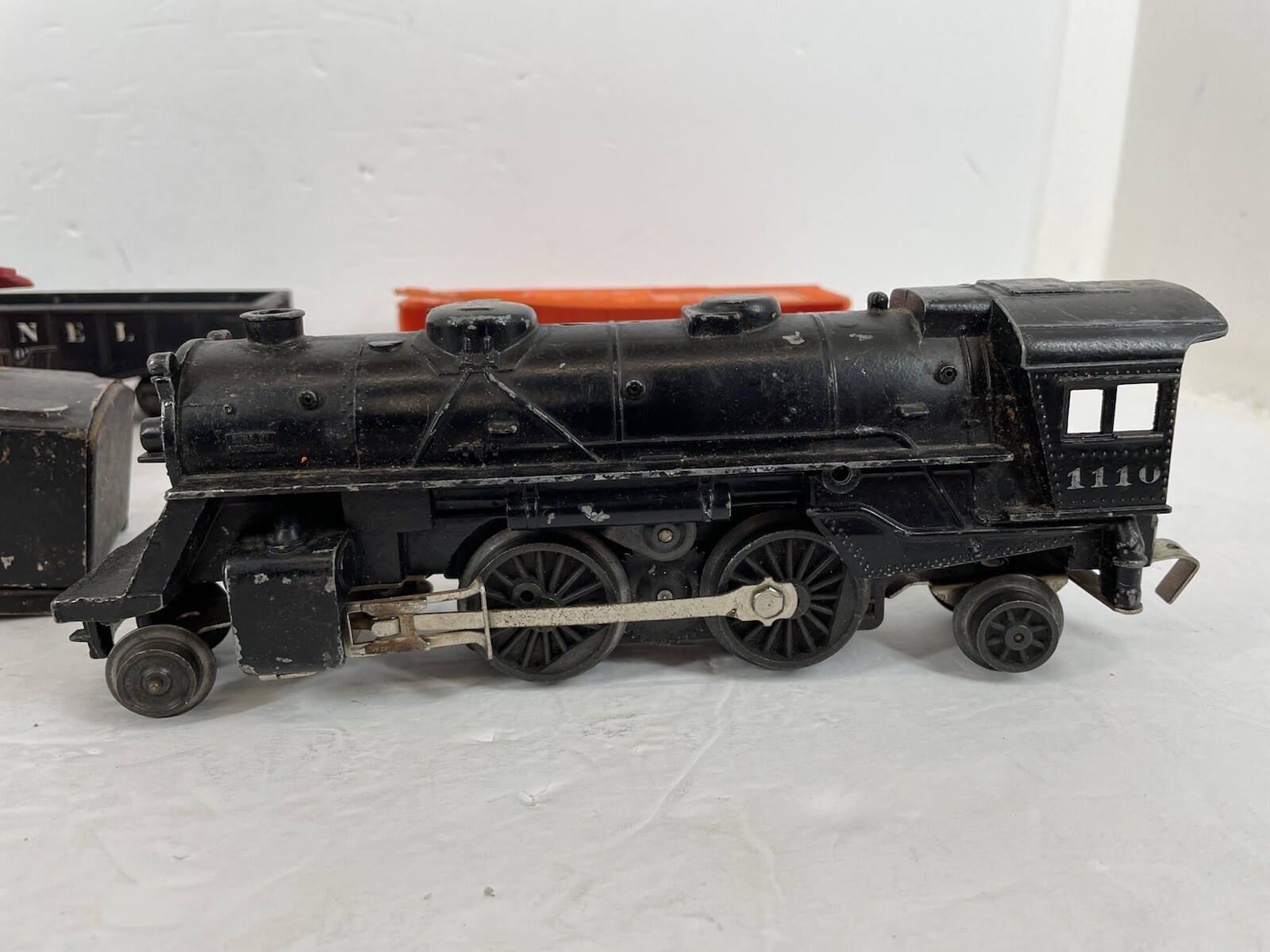 FOR PARTS VTG LIONEL 1110 DIE-CAST Metal STEAM LOCOMOTIVE With Broken Cars