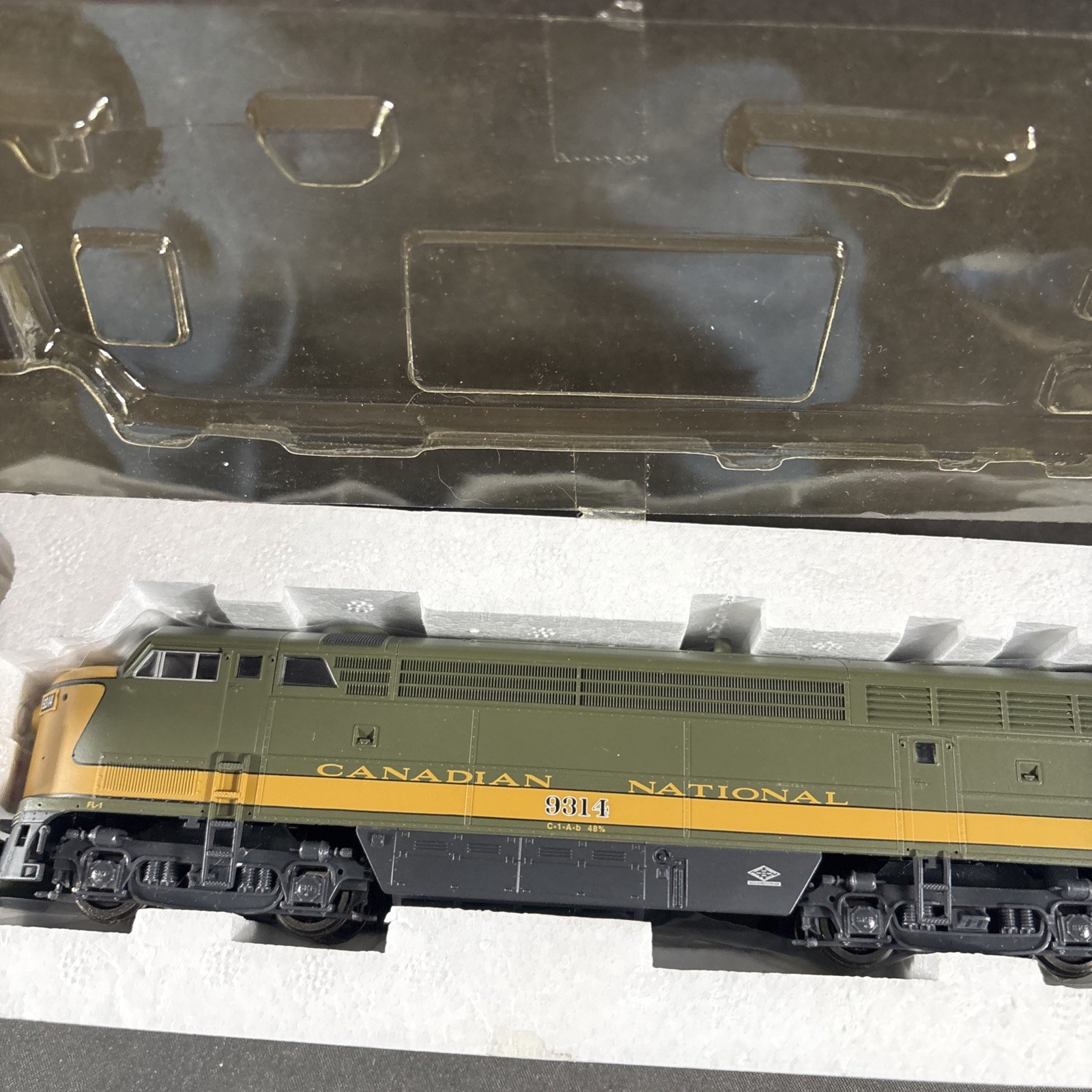PROTO 1000 # 500036 HO SCALE C.N. C-LINER A UNIT POWERED DIESEL LOCO #9314