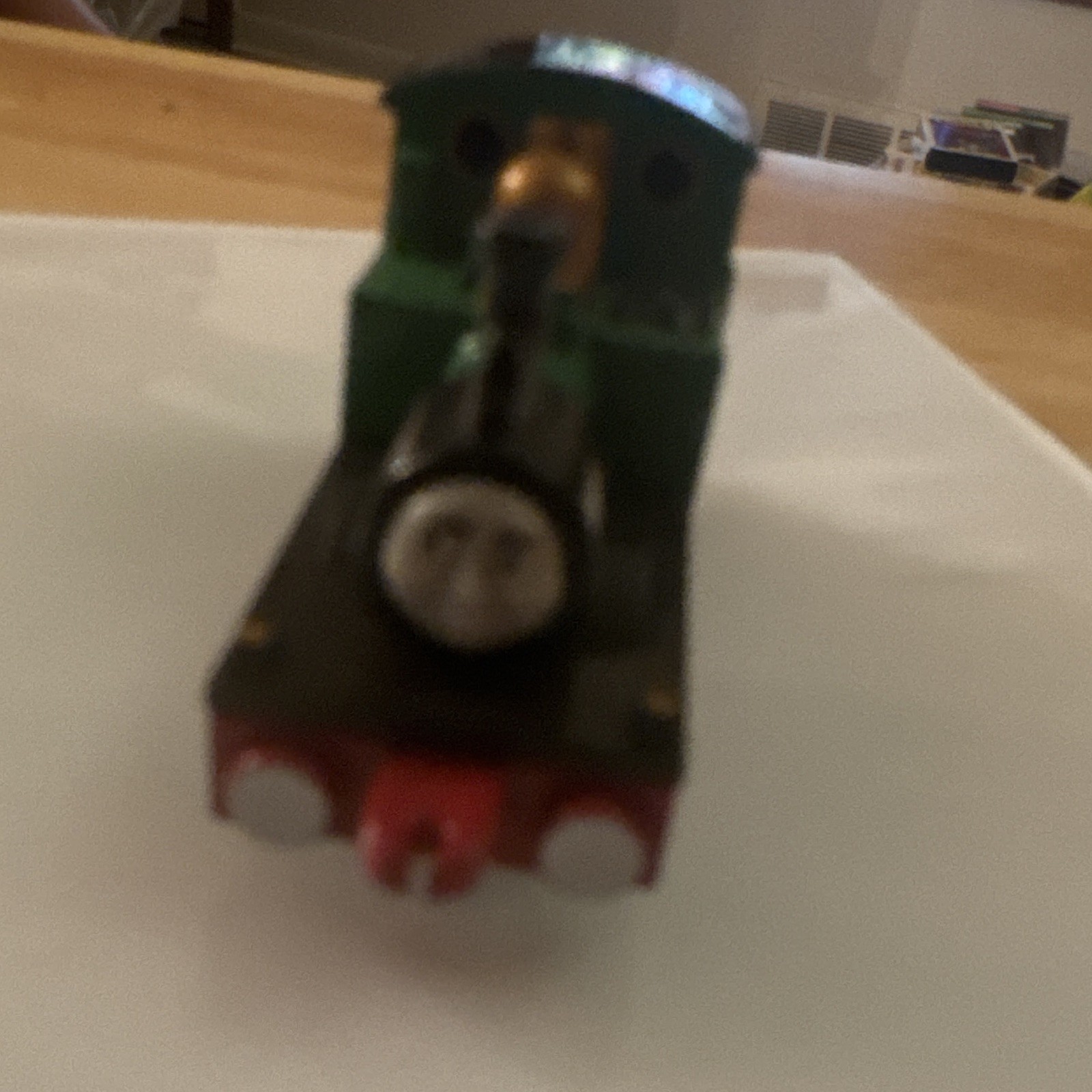 Smudger HO Gauge Steam Locomotive Engine Toy Train, Green/Black/Red