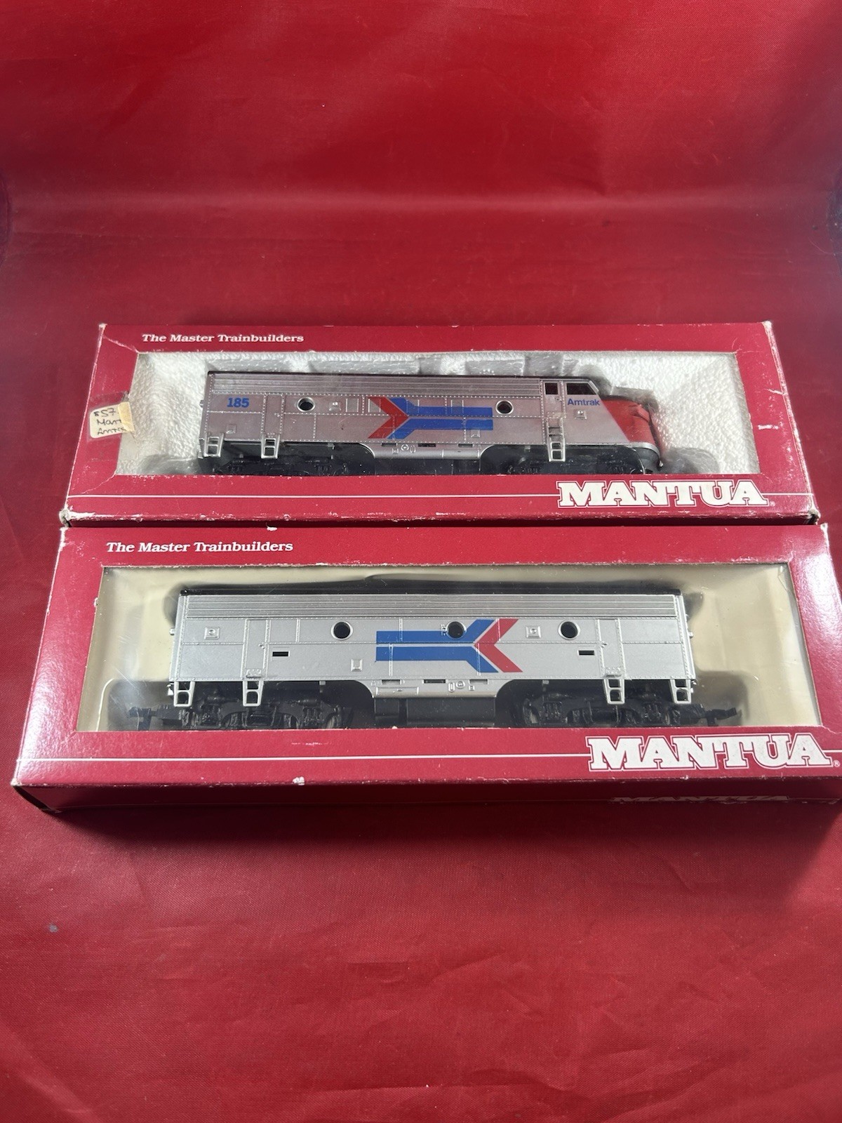 Mantua Ho Scale Twin Motored F7 Amtrak 185 With Dummy Locomotive