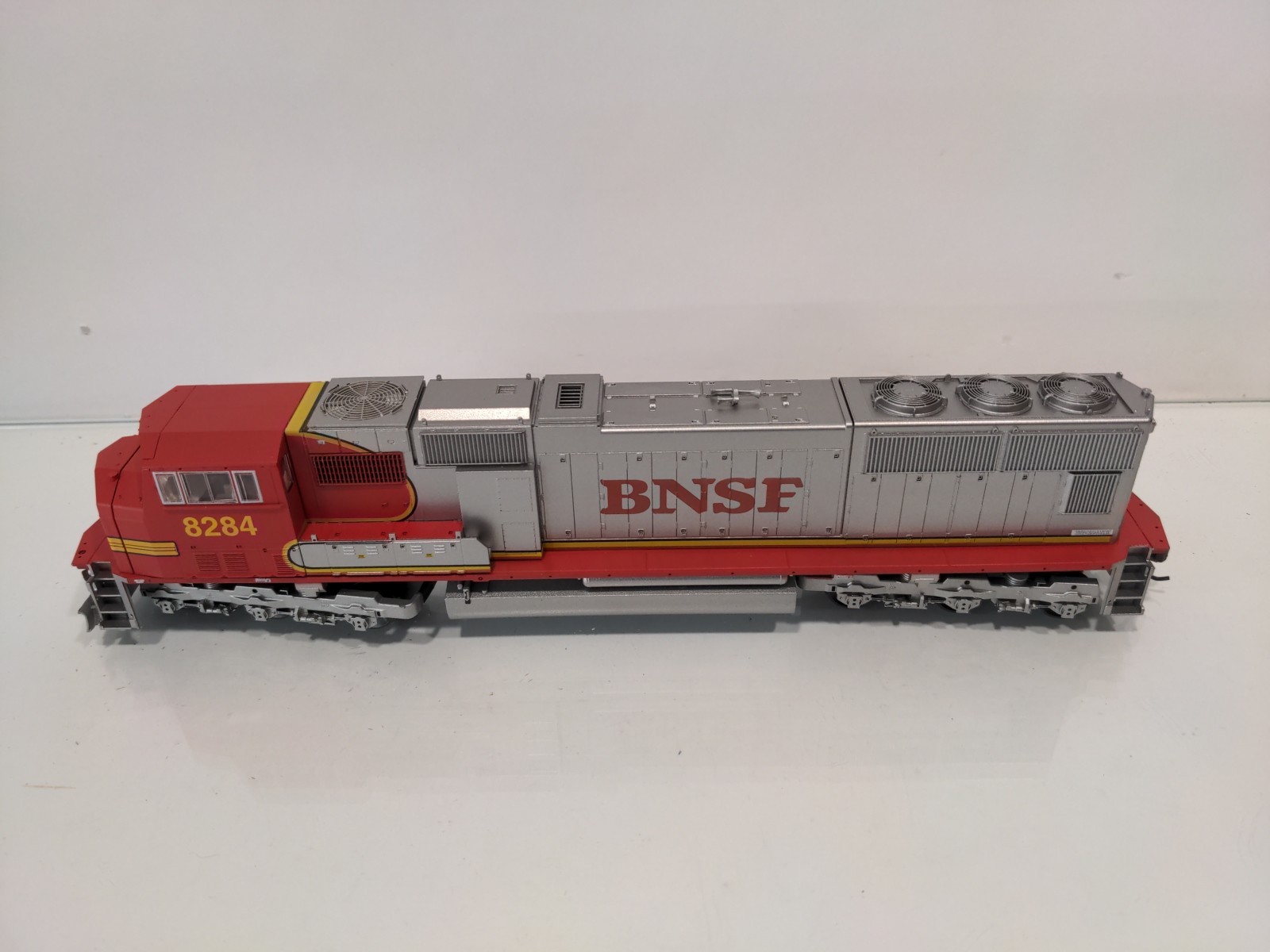 HO Athearn Genesis G6147 BNSF Railway SD75I Diesel Locomotive #8284