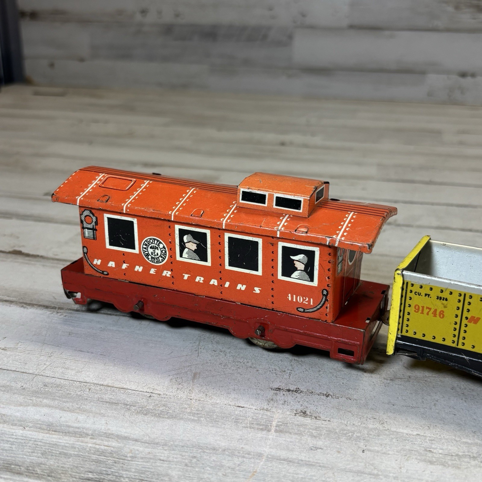 Hafner Prewar O Gauge Tin Litho Wind-Up Train Set Loco Caboose Tender Hopper 4Pc